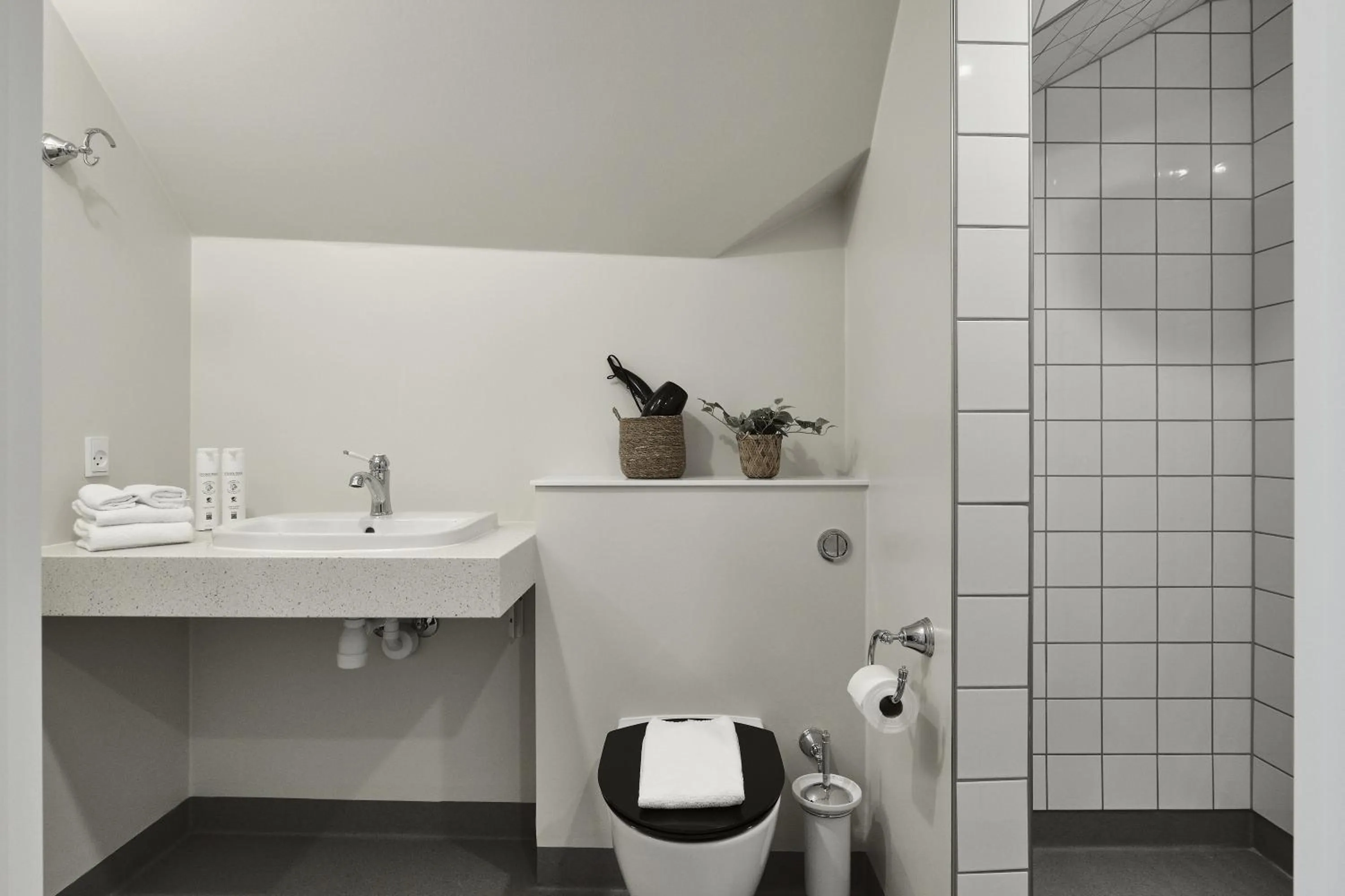 Bathroom in Hotel Ærø