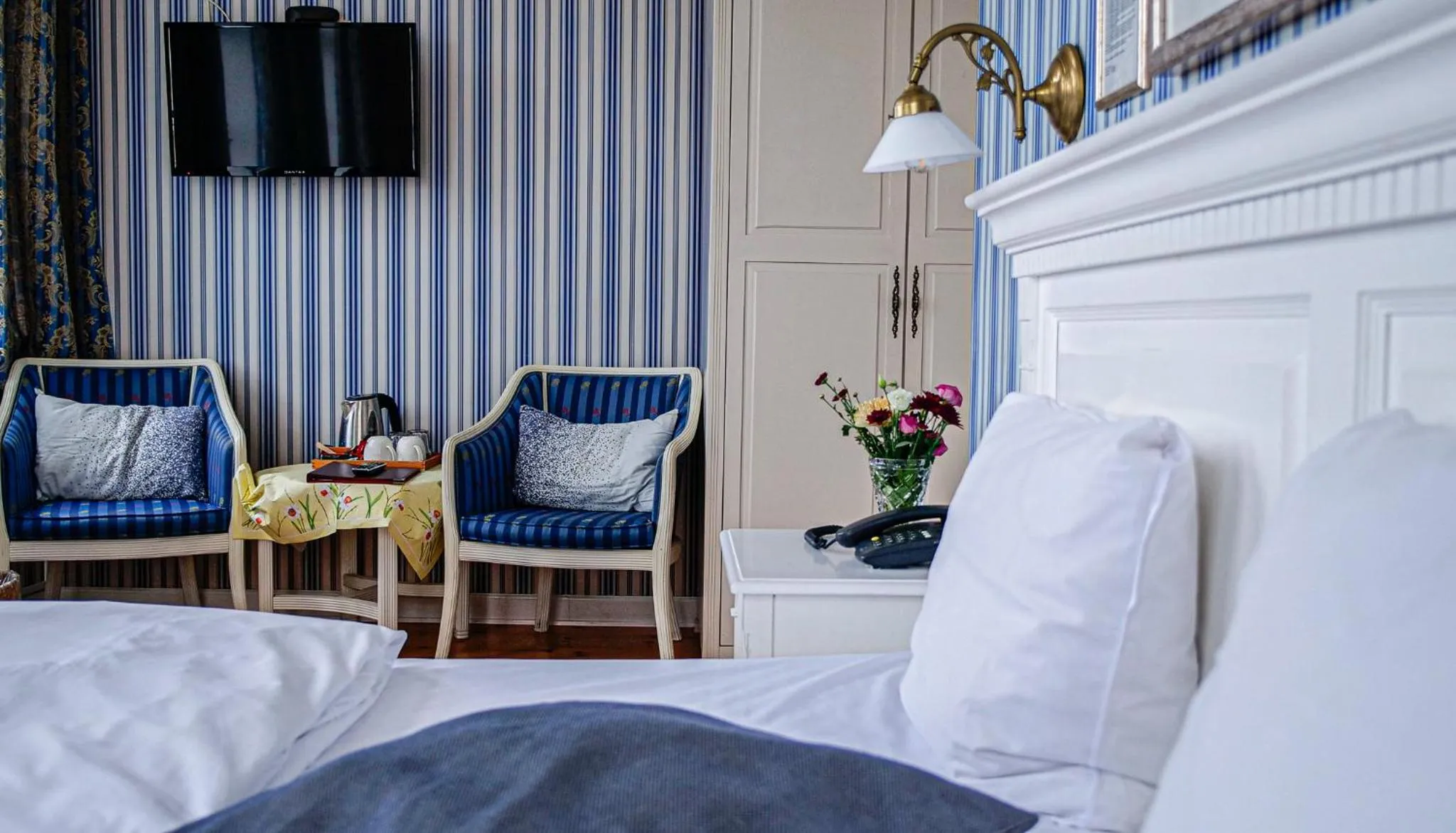 Photo of the whole room, Bed in Hotel Ærø