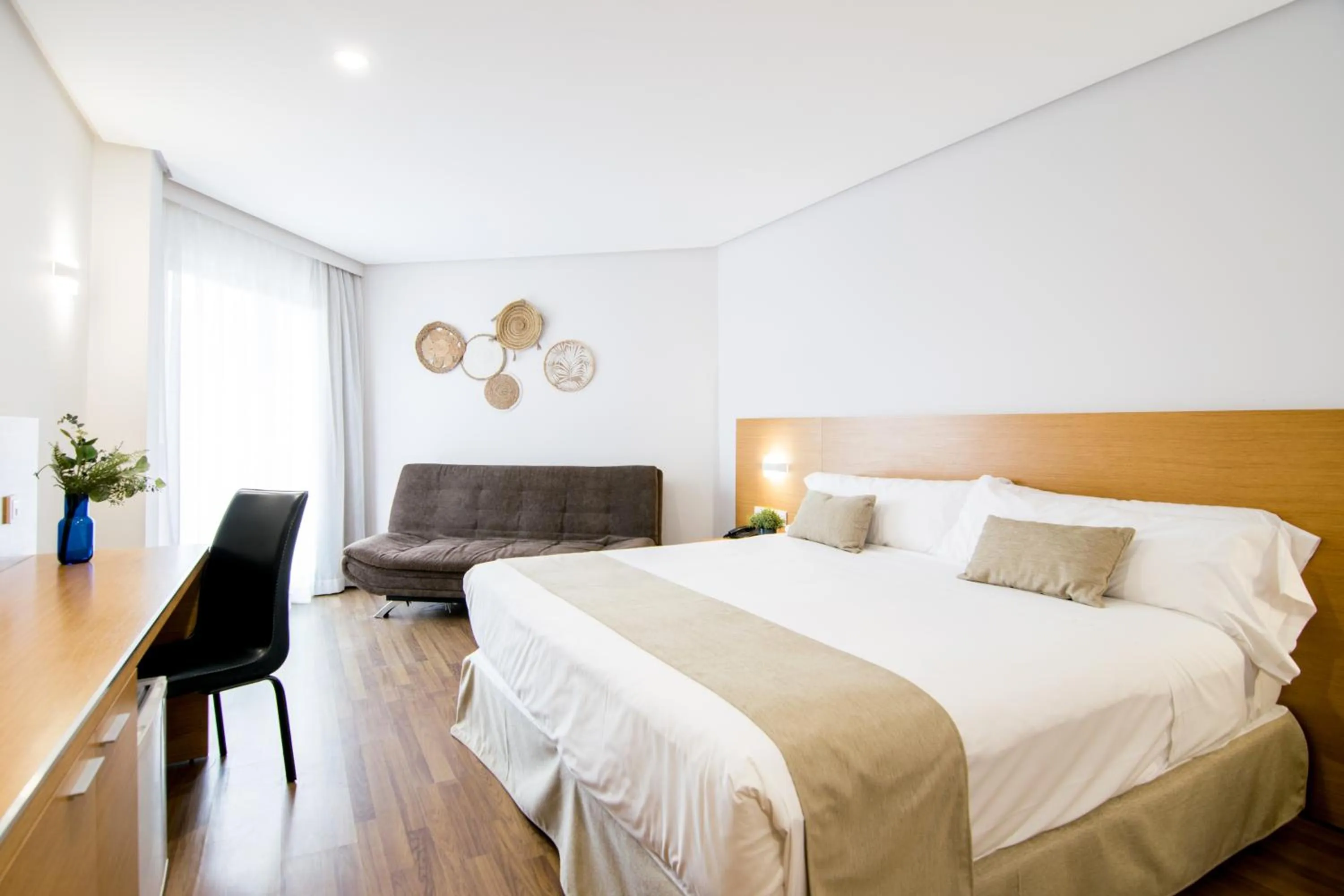 Deluxe Room with Lateral Sea View (2 Adults) in Cullera Holiday