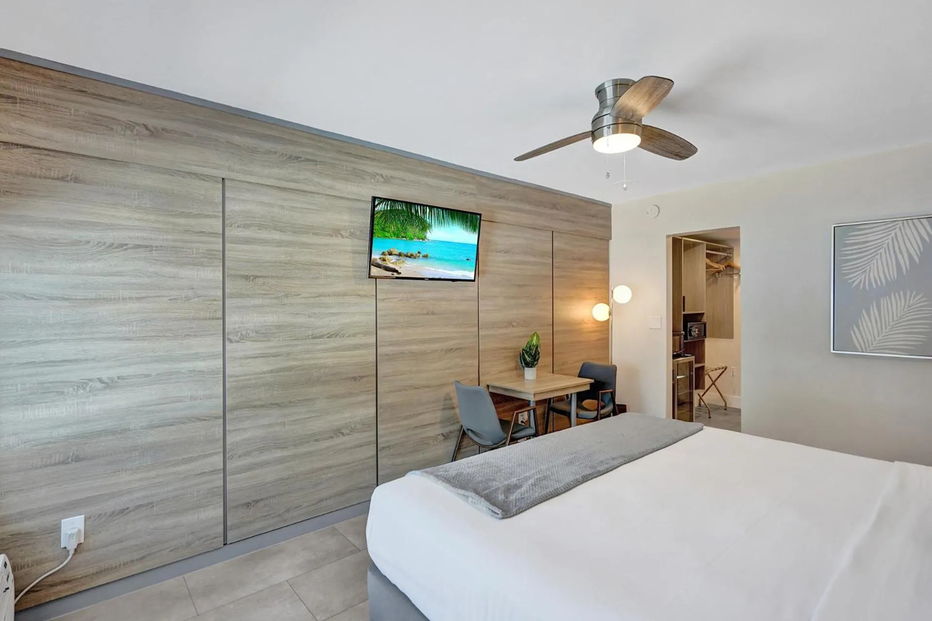 Bedroom, Bed in The Garden Hotel & Resort