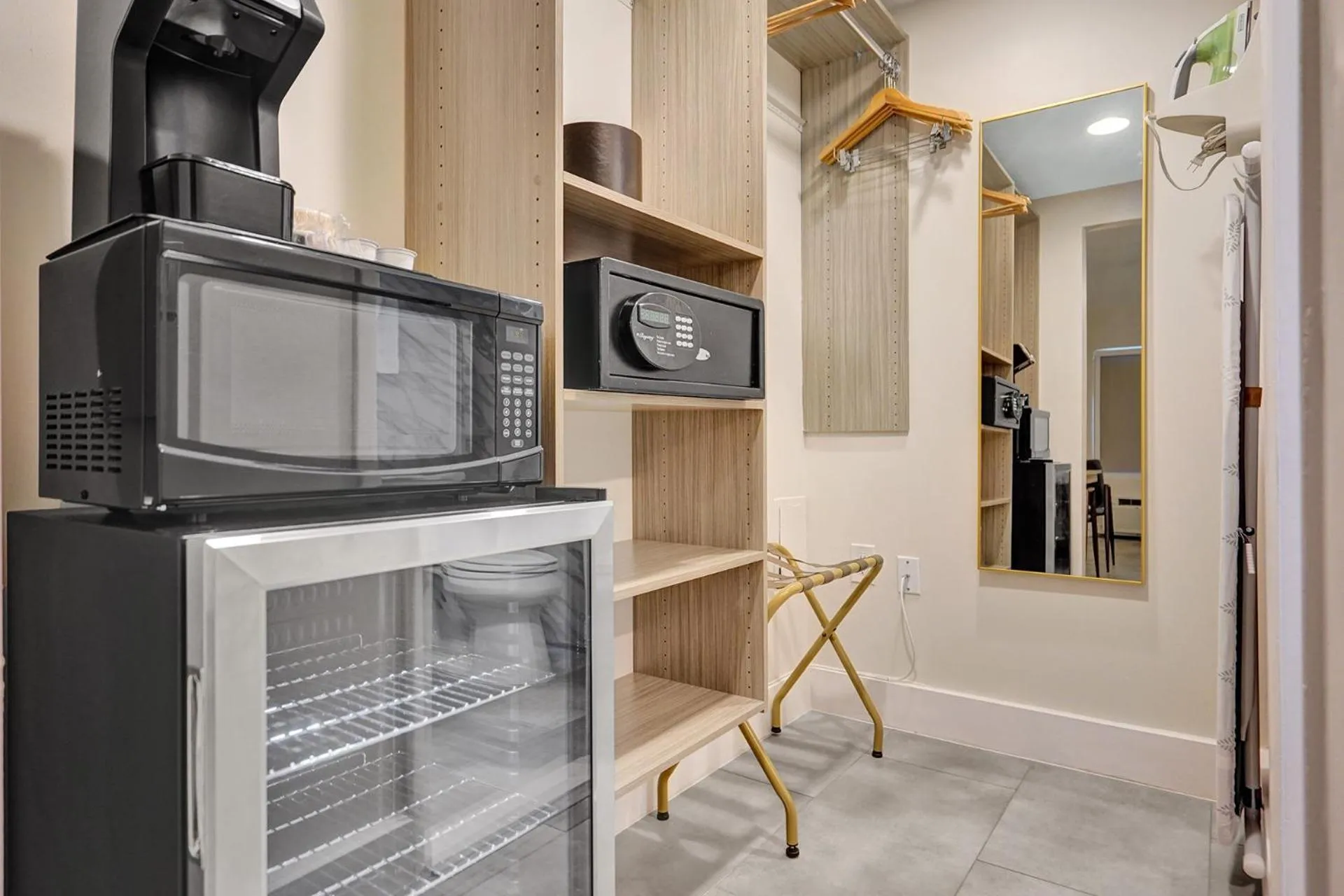 Coffee/tea facilities in The Garden Hotel & Resort