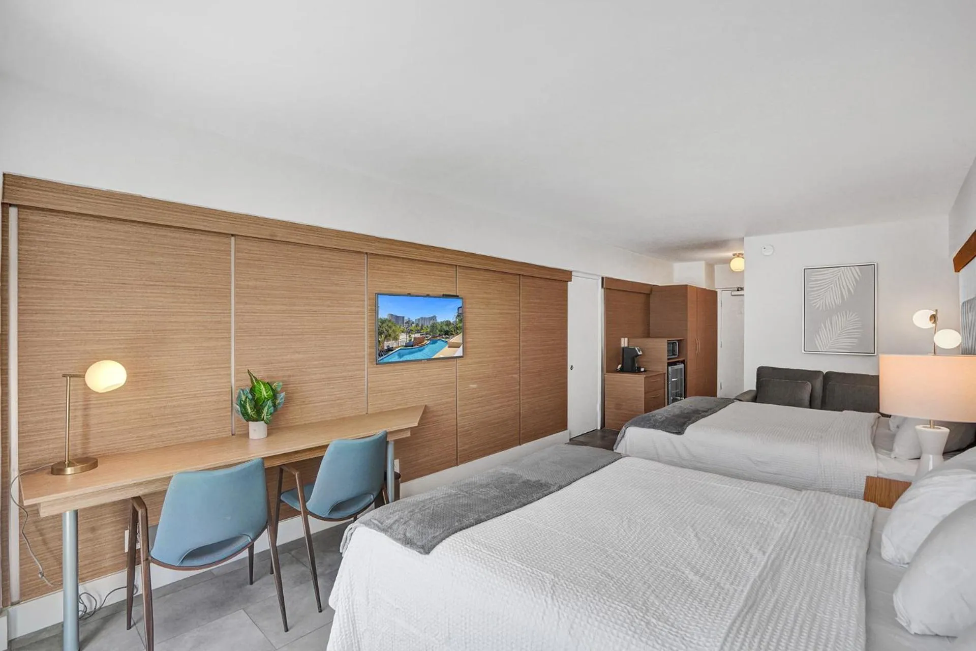 Bedroom, Bed in The Garden Hotel & Resort