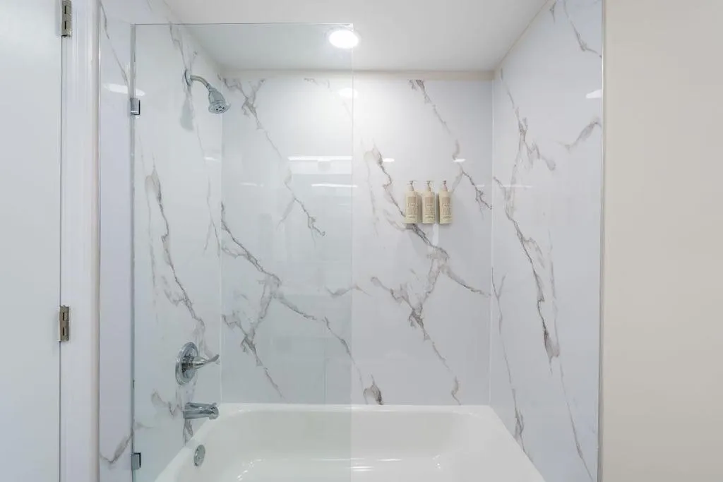 Shower in The Garden Hotel & Resort