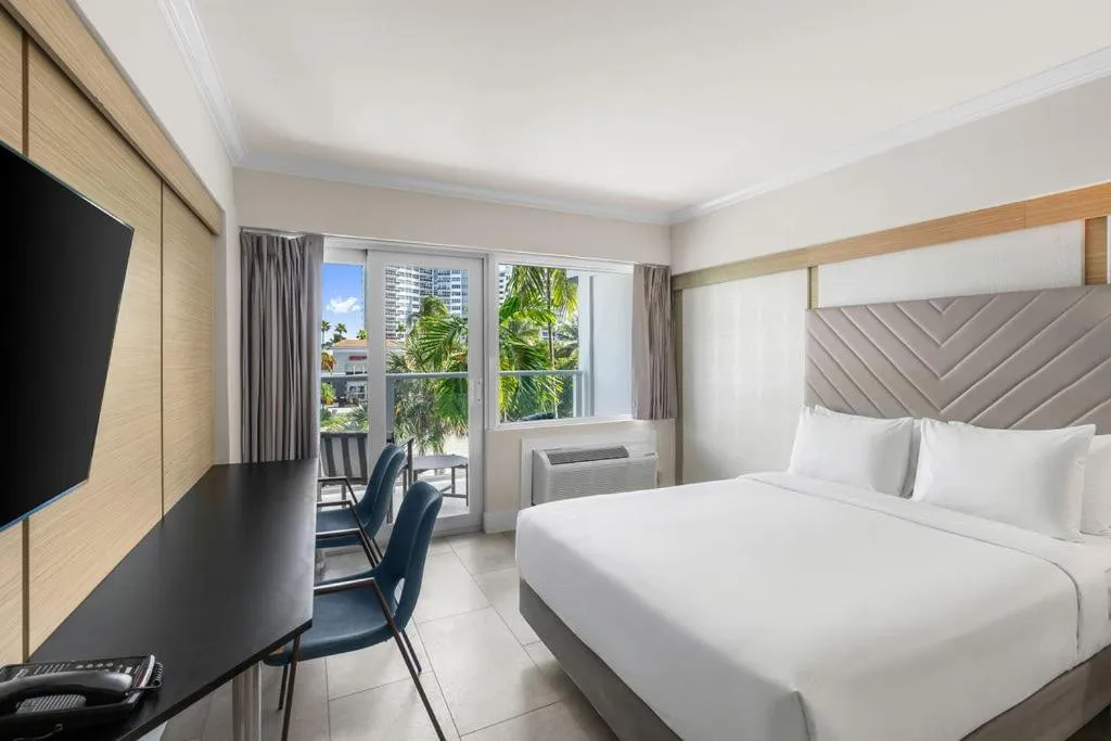 Bedroom, Bed in The Garden Hotel & Resort