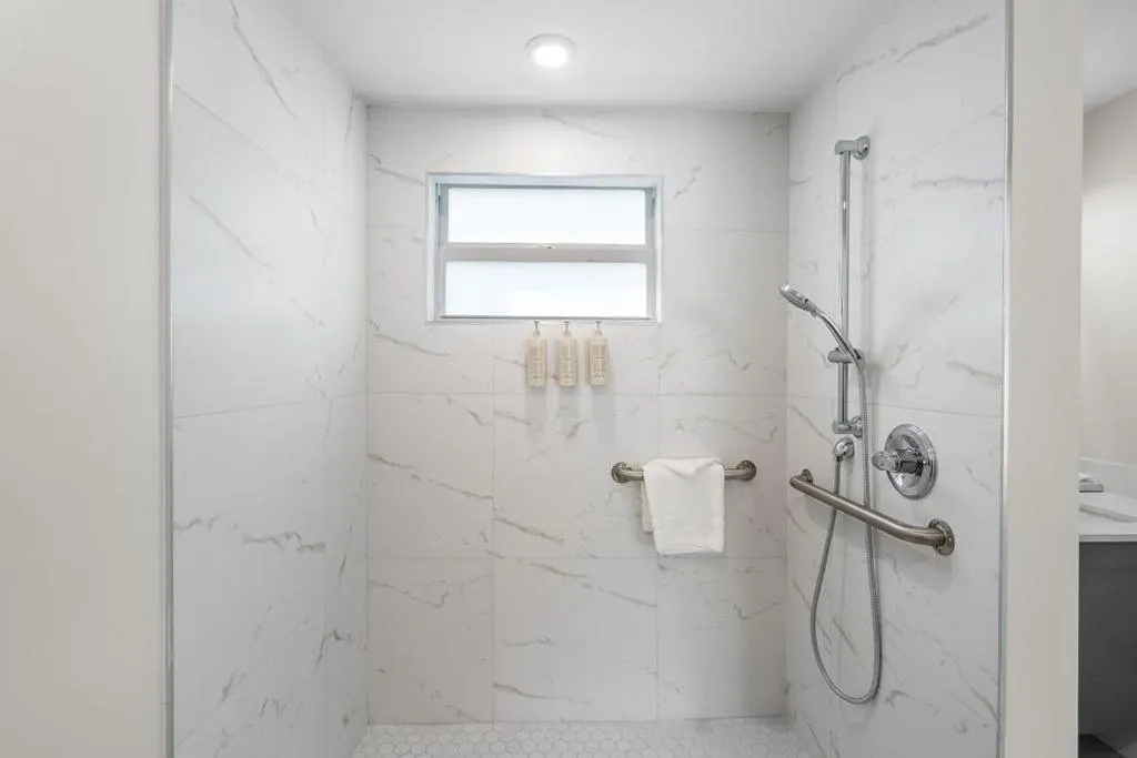 Shower in The Garden Hotel & Resort