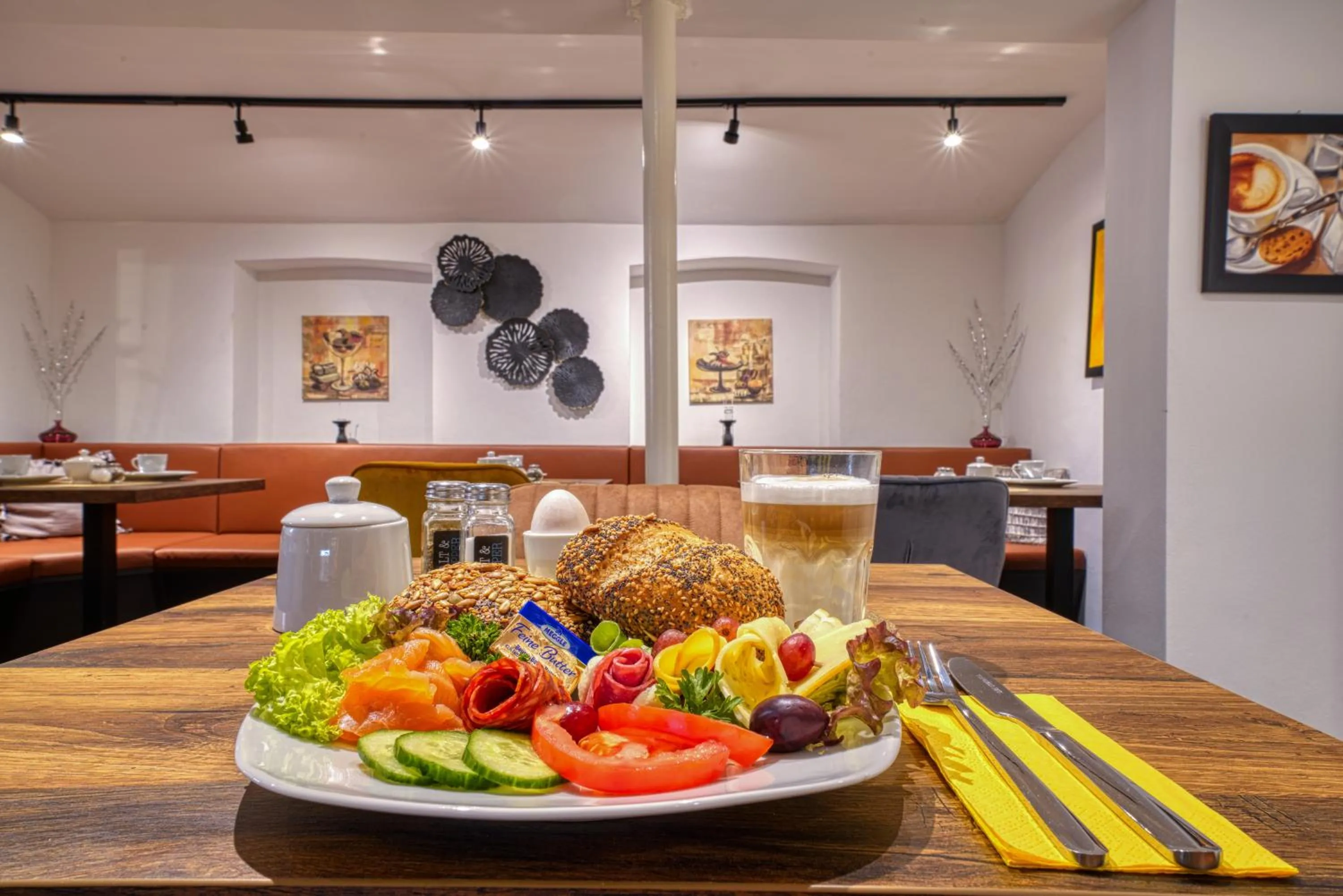 Food and drinks in Zentrum Hotel Stade