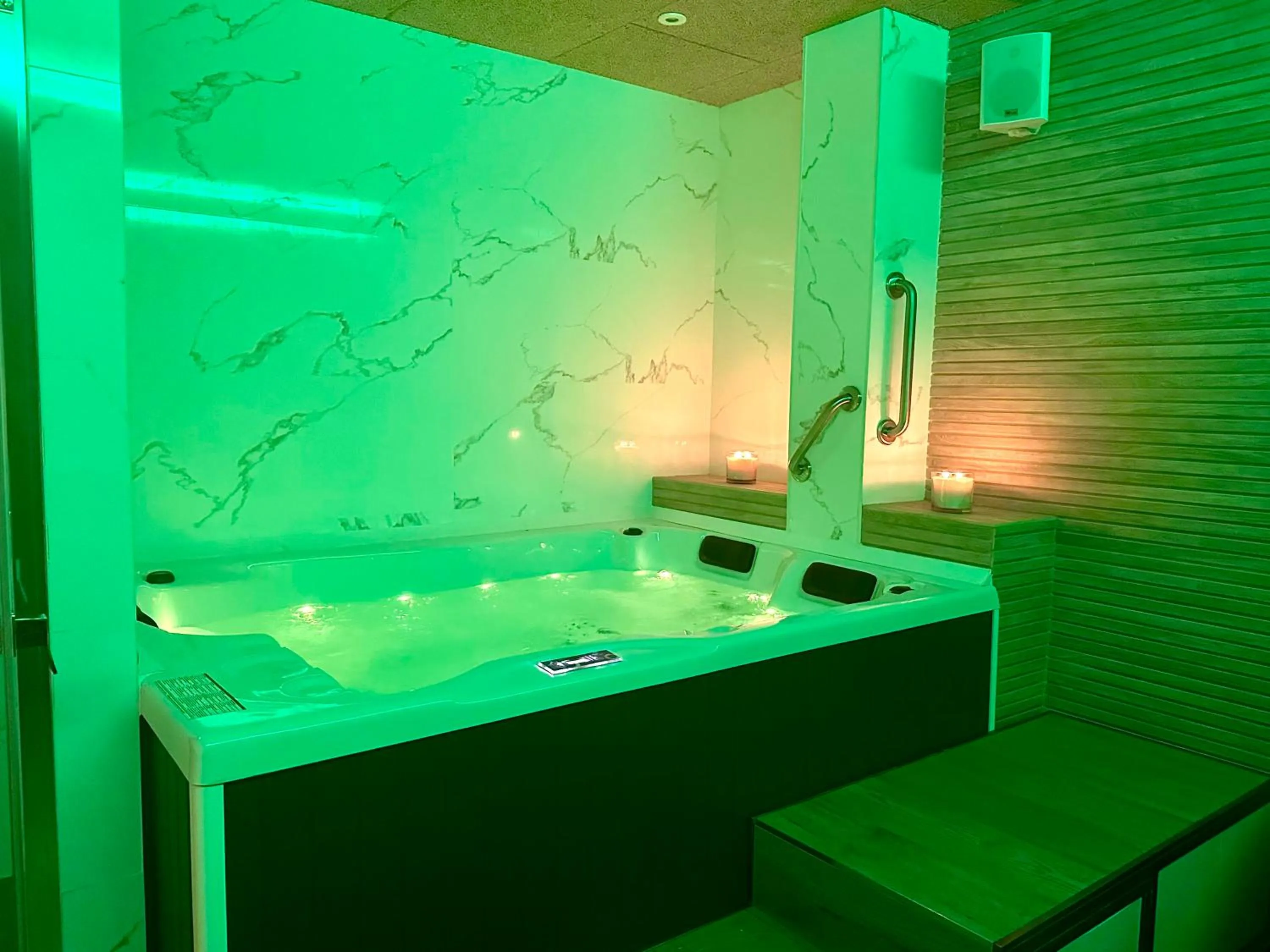 Hot Tub in Hotel&Spa El Puerto