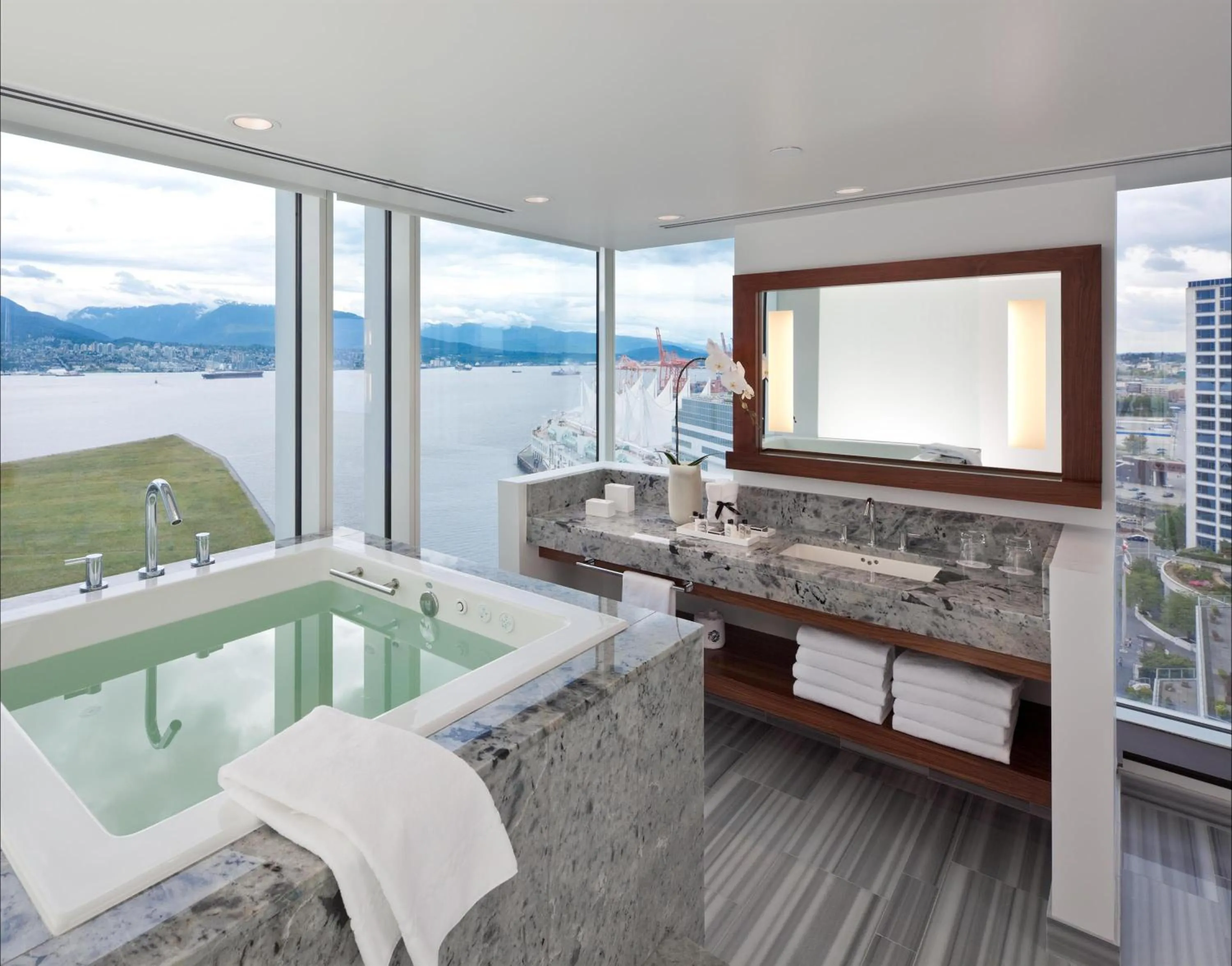 Bathroom in Fairmont Pacific Rim