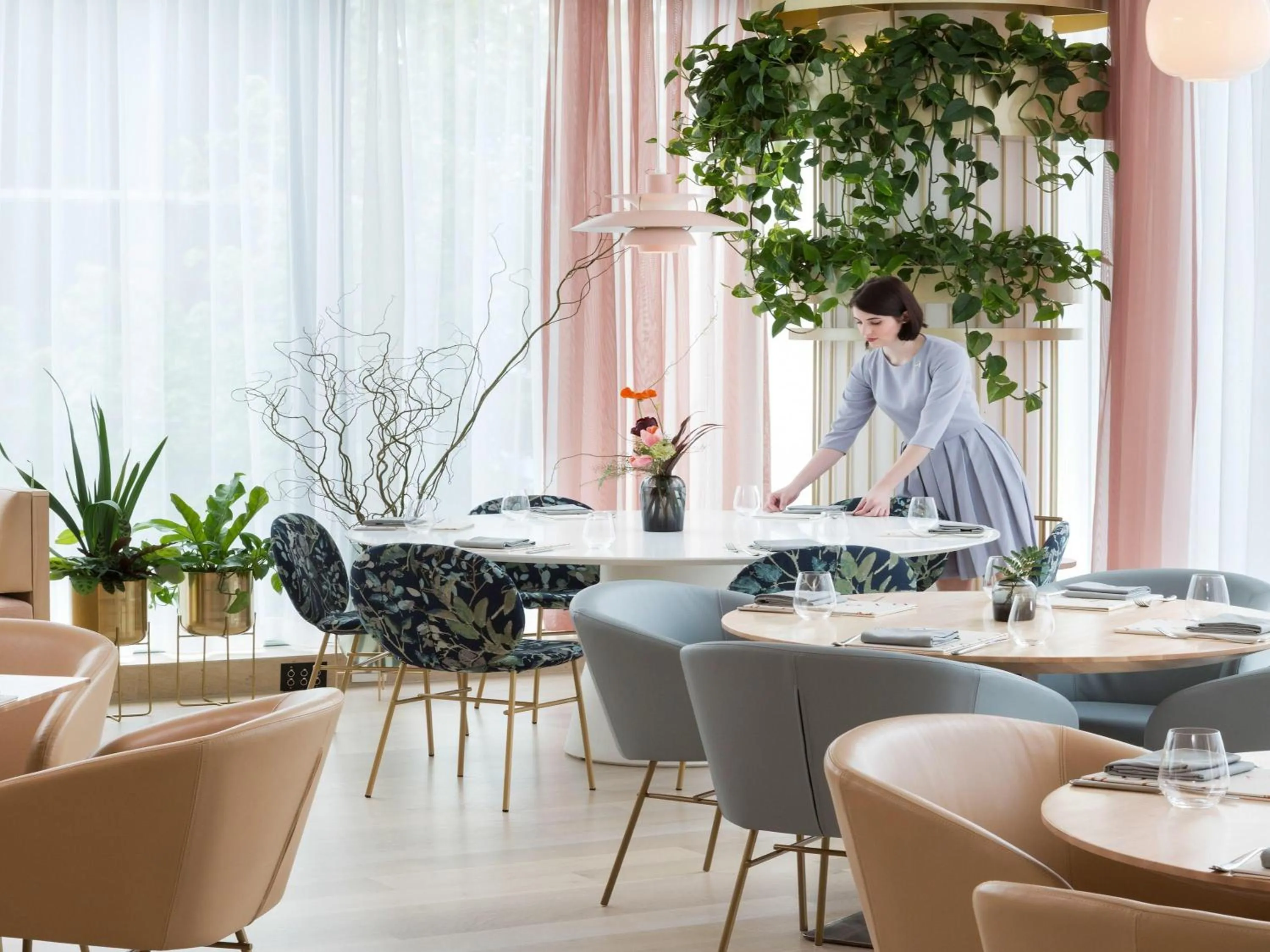 Restaurant/places to eat in Fairmont Pacific Rim