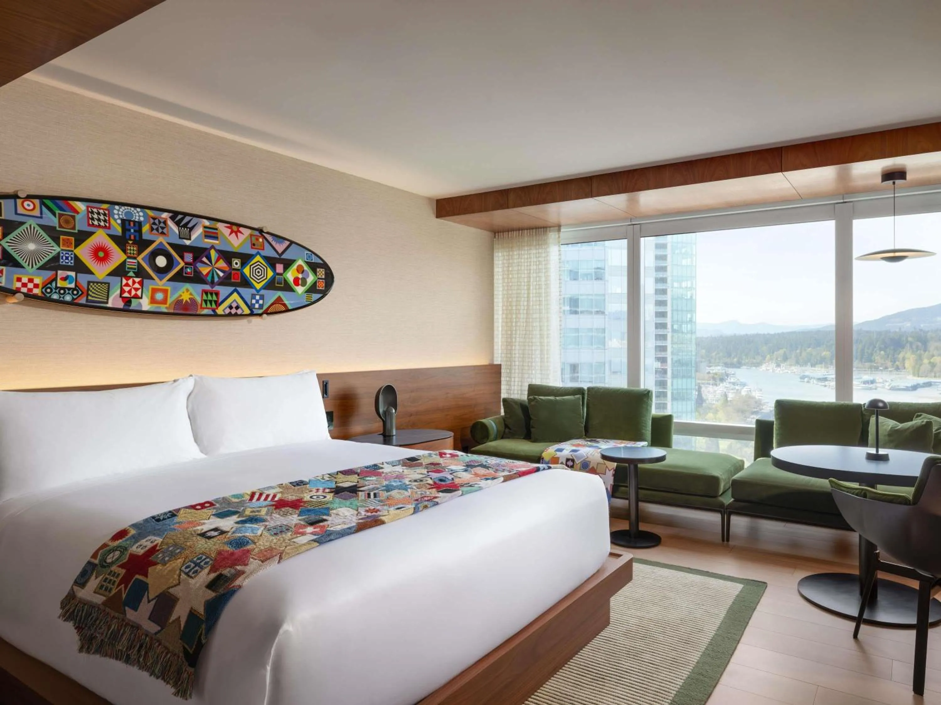 Bedroom, Bed in Fairmont Pacific Rim