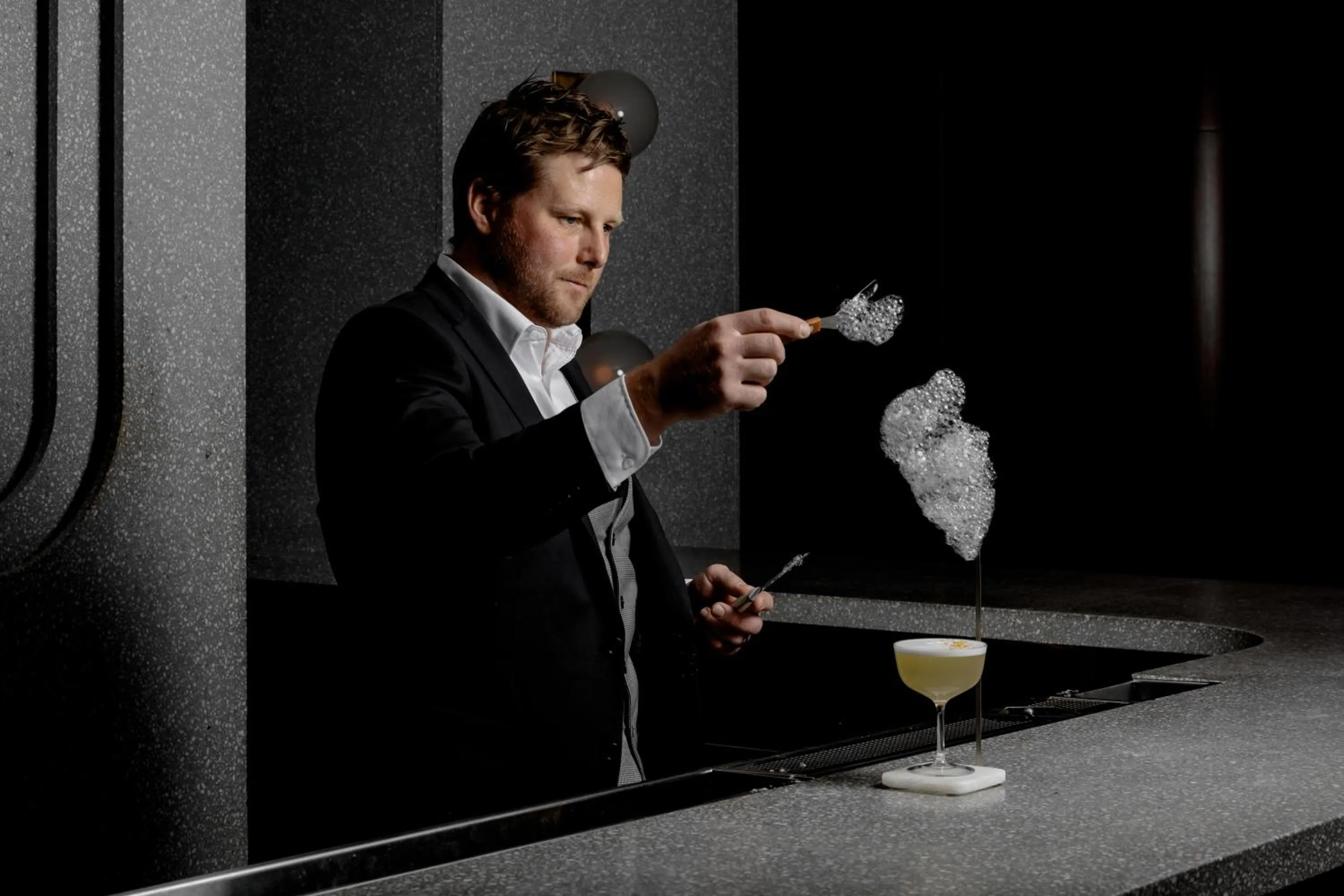 Lounge or bar in Fairmont Pacific Rim