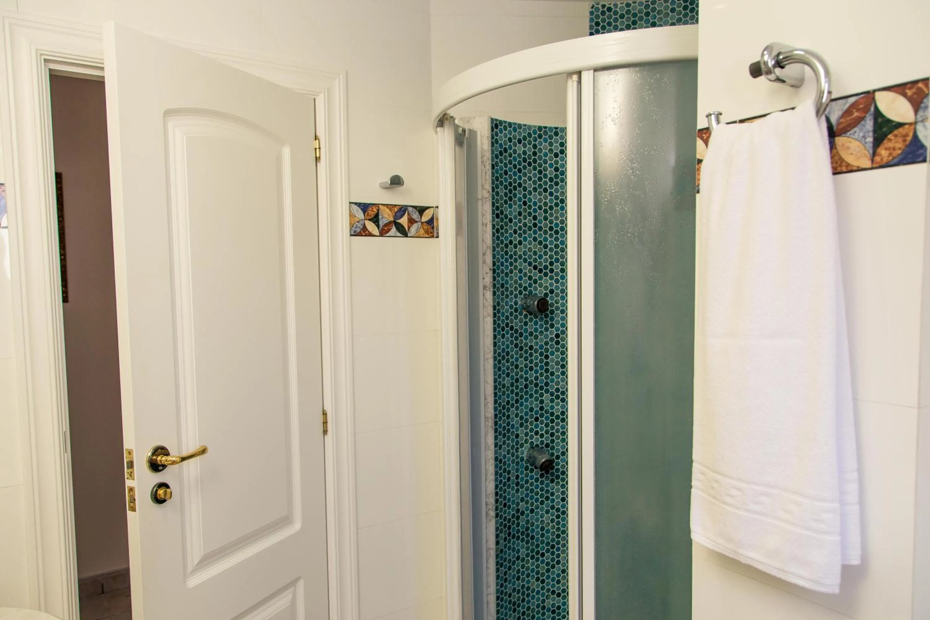 Shower in MD Villa Cullera Cap Blanc