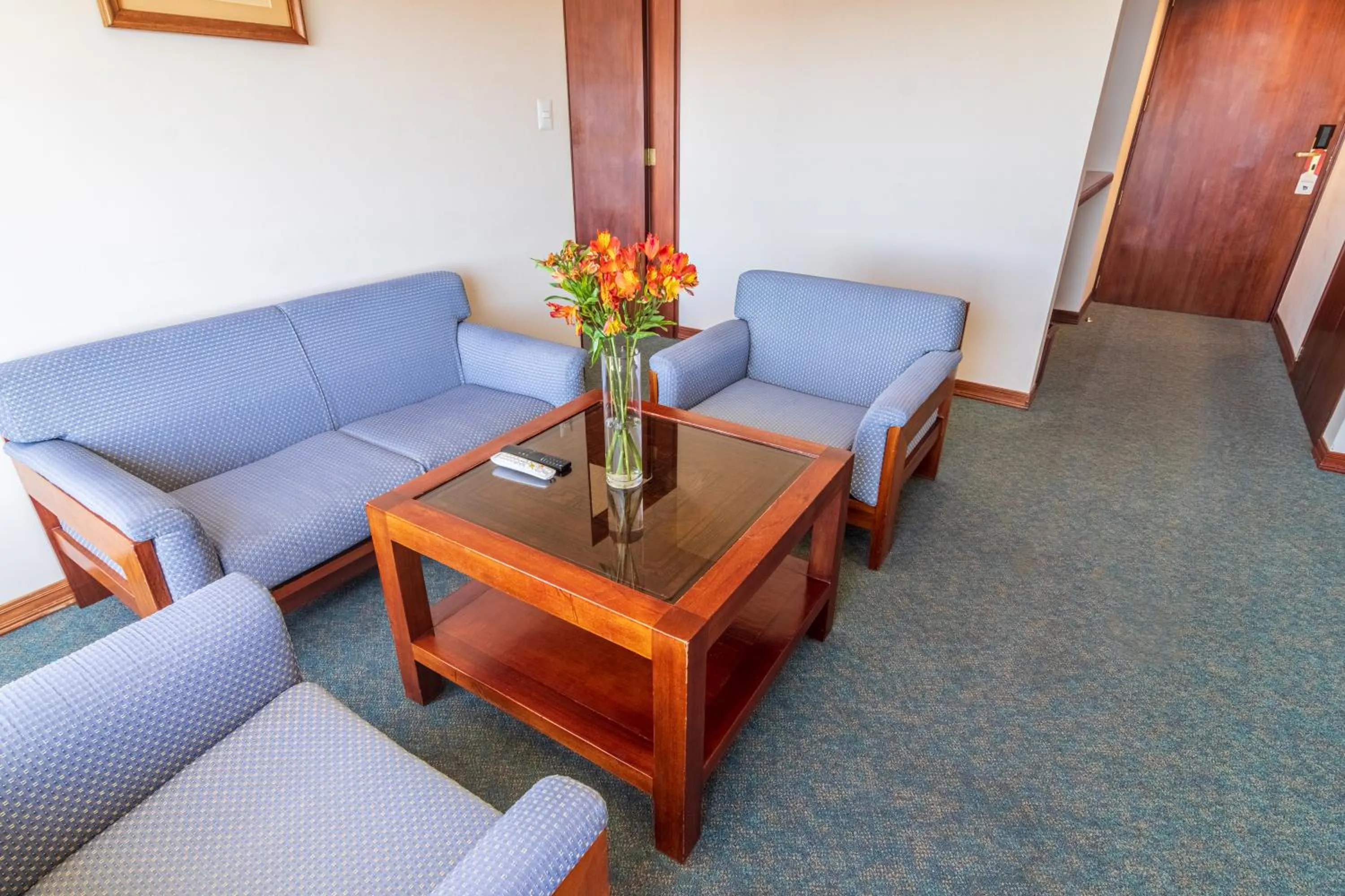 Living room in GHL Hotel Lago Titicaca
