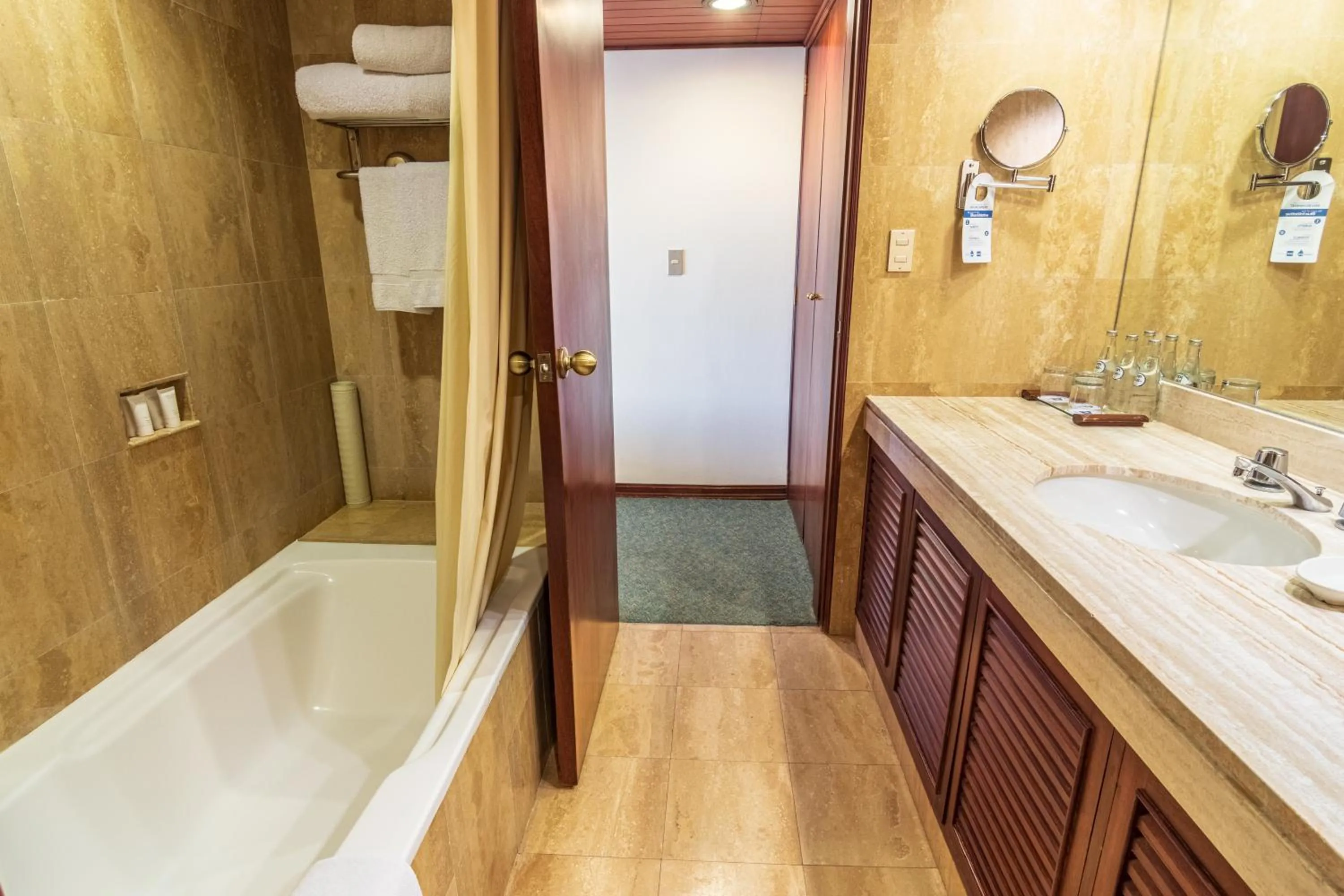 Bathroom in GHL Hotel Lago Titicaca