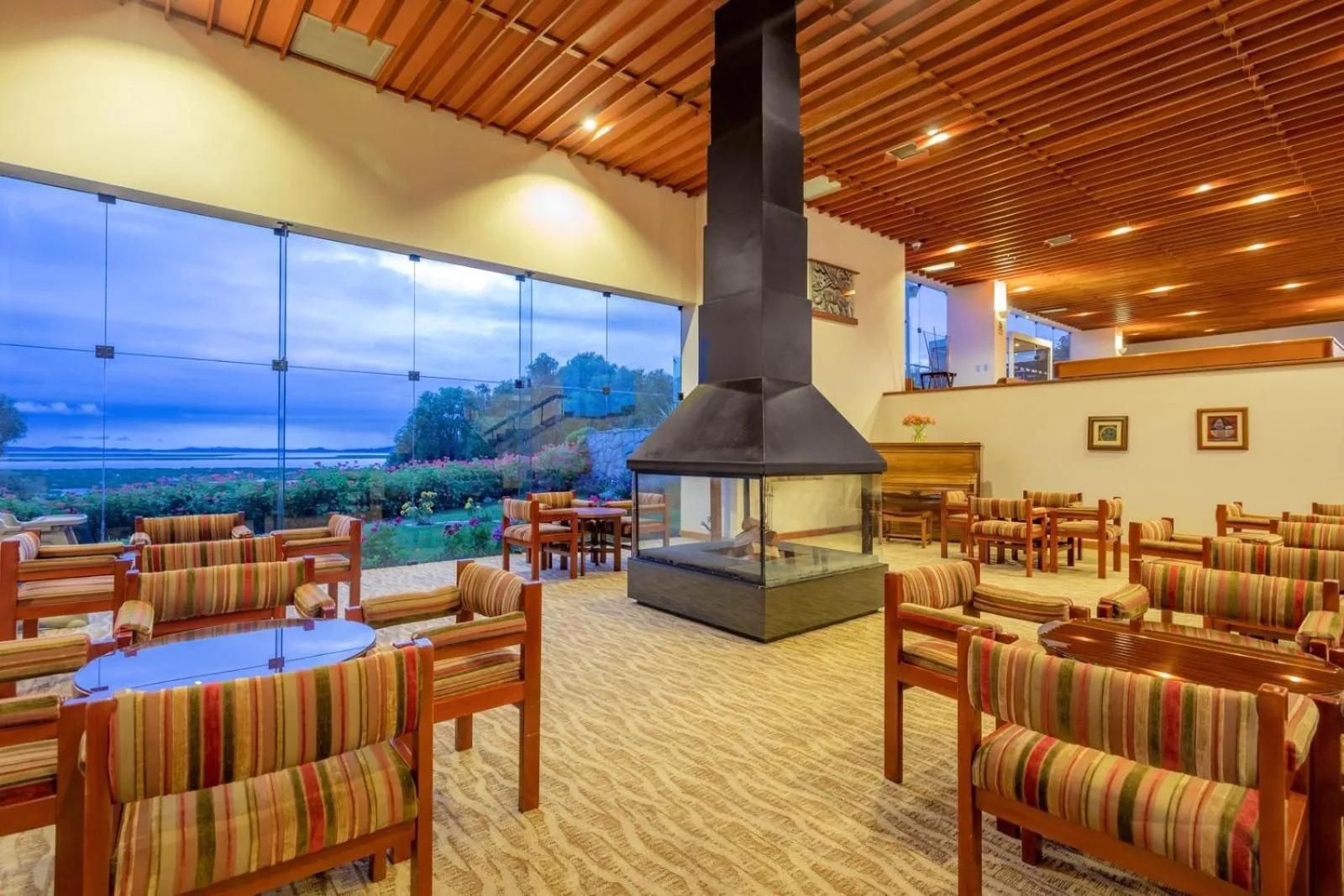 Billiard in GHL Hotel Lago Titicaca