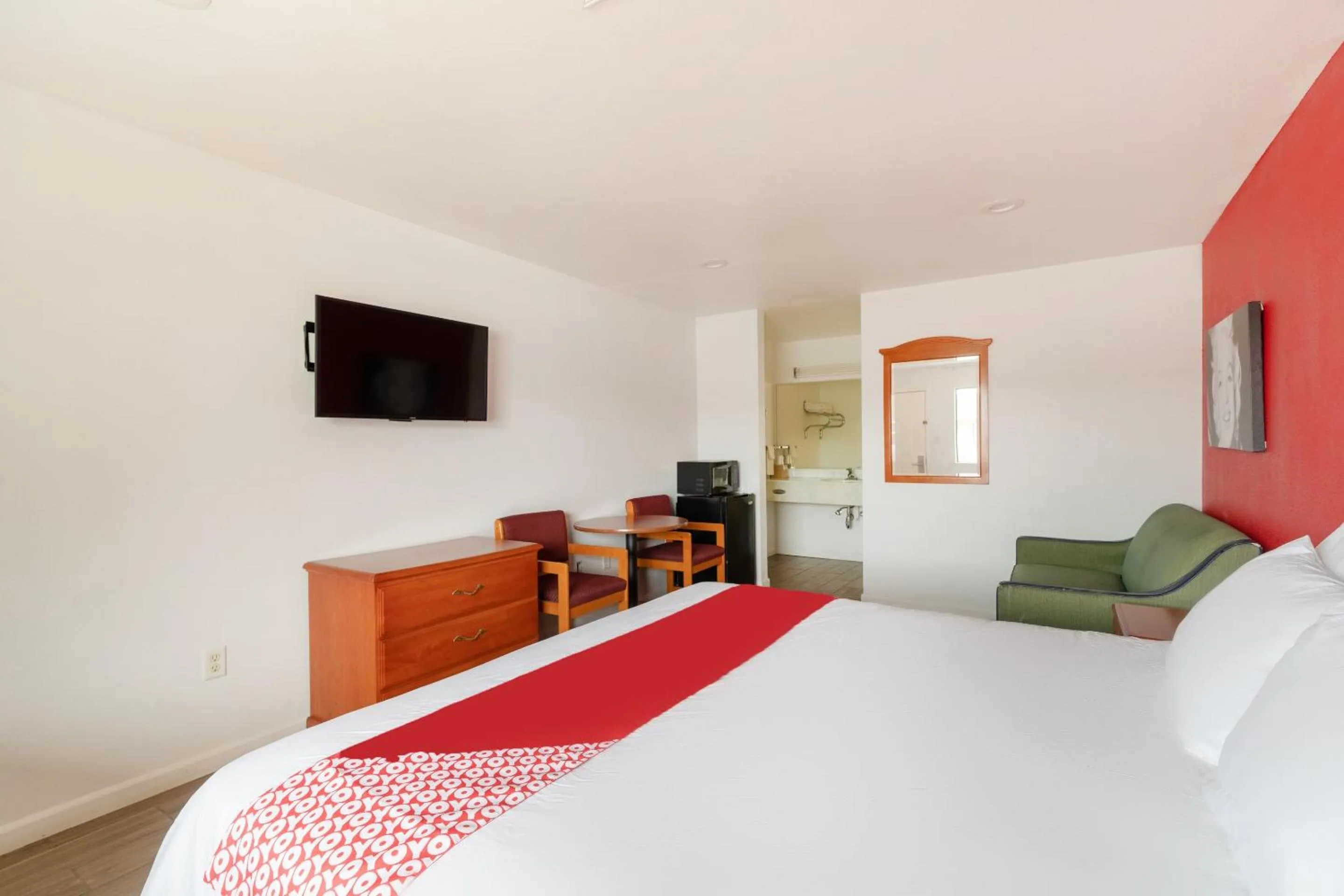 Bedroom, Bed in OYO Hotel San Antonio near AT&T Center