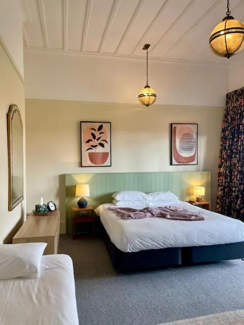 Bedroom, Bed in The Clive Hideaway