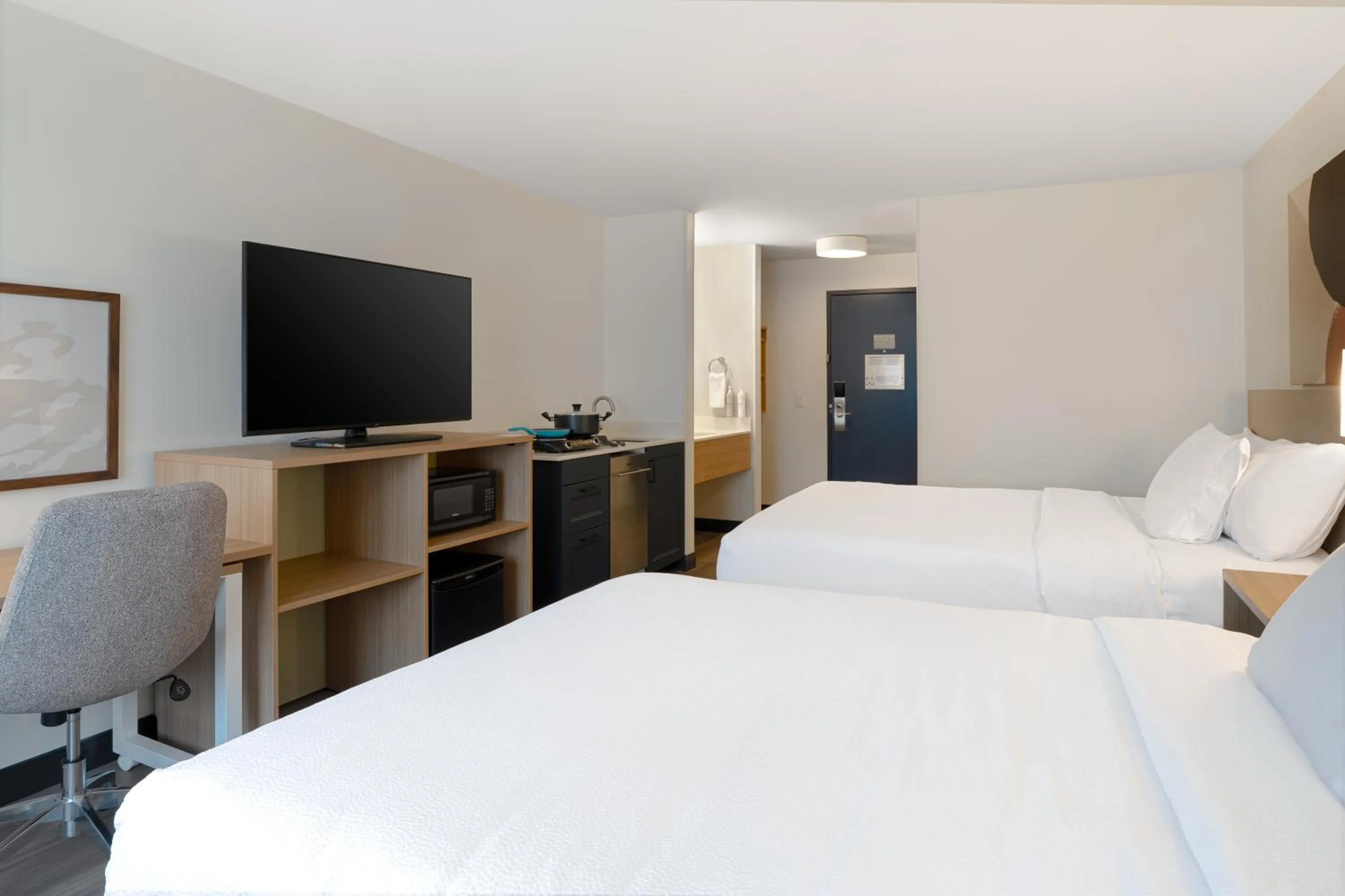 Kitchen or kitchenette, Bed in Spark by Hilton West Coxsackie