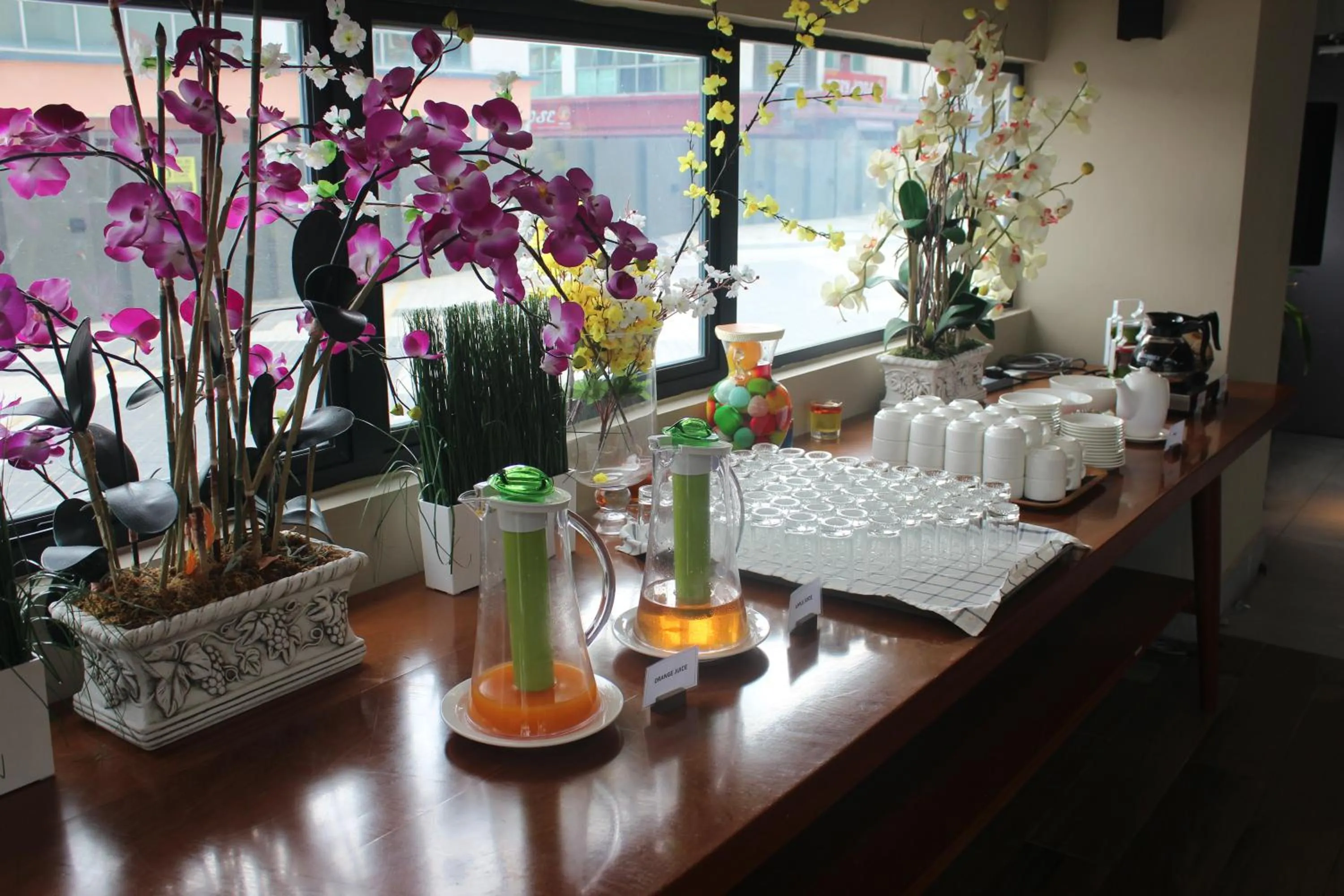 Buffet breakfast in Jinhold Hotel & Serviced Apartment