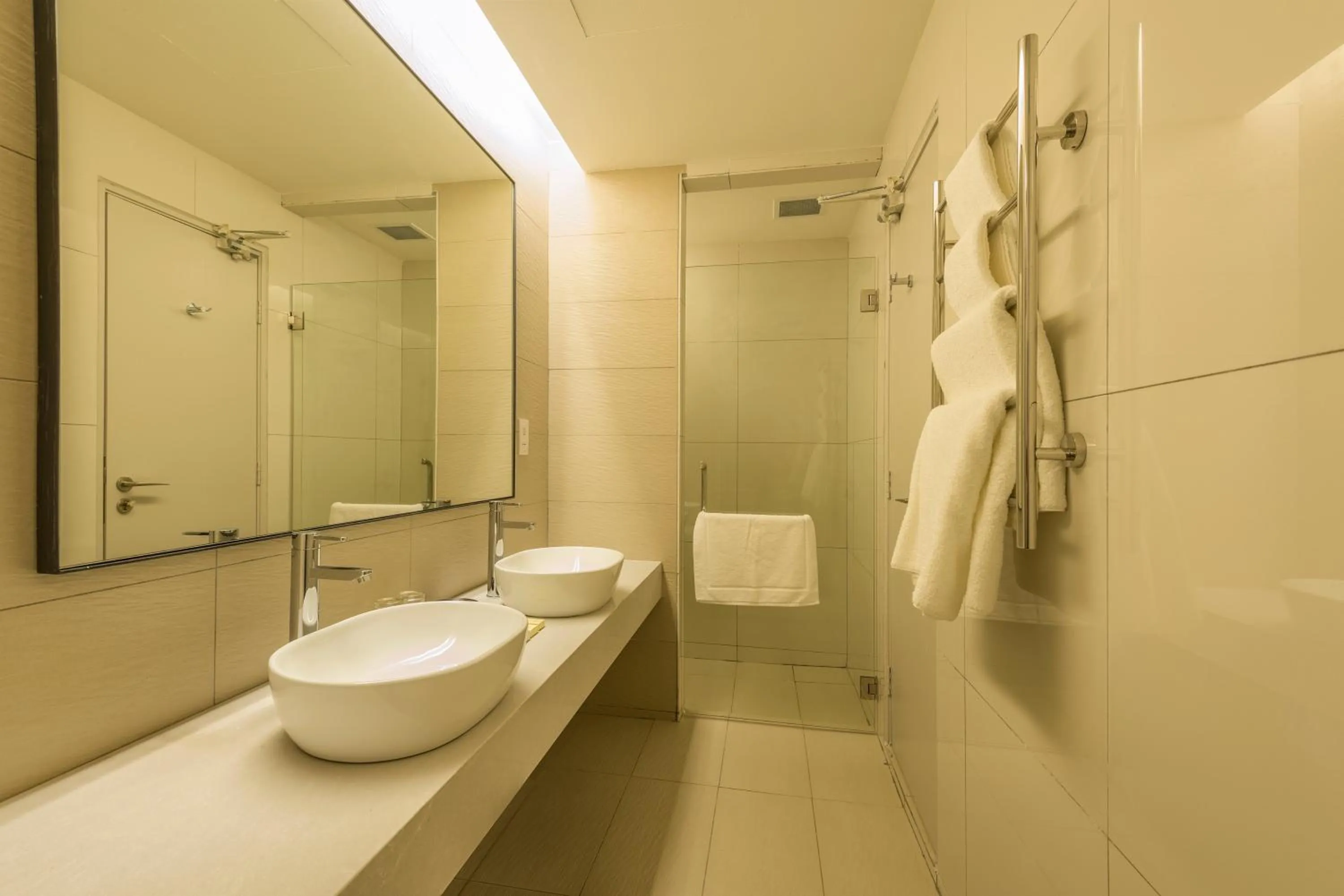 Bathroom in Jinhold Hotel & Serviced Apartment