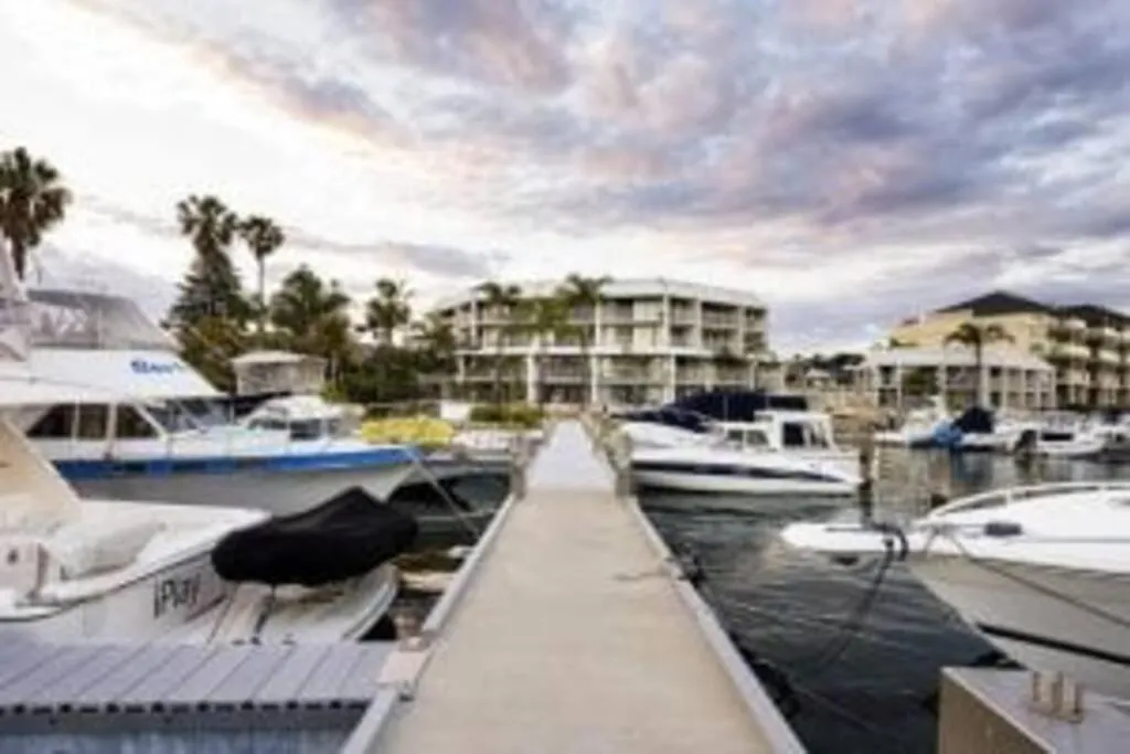 Property building in Pier 21 Riverside Apartment Hotel