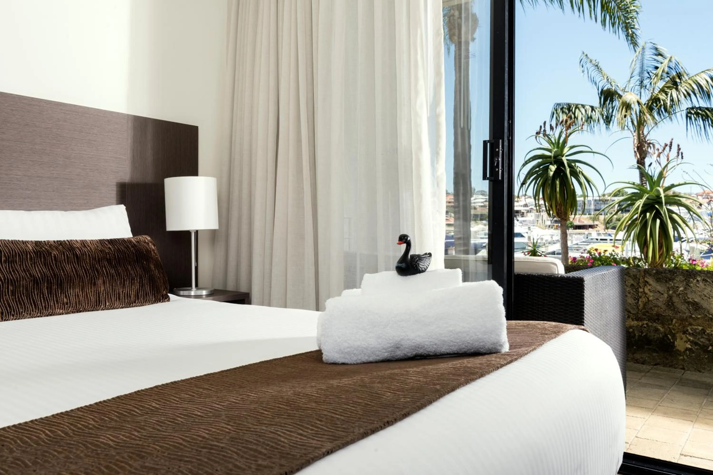 Bed in Pier 21 Riverside Apartment Hotel