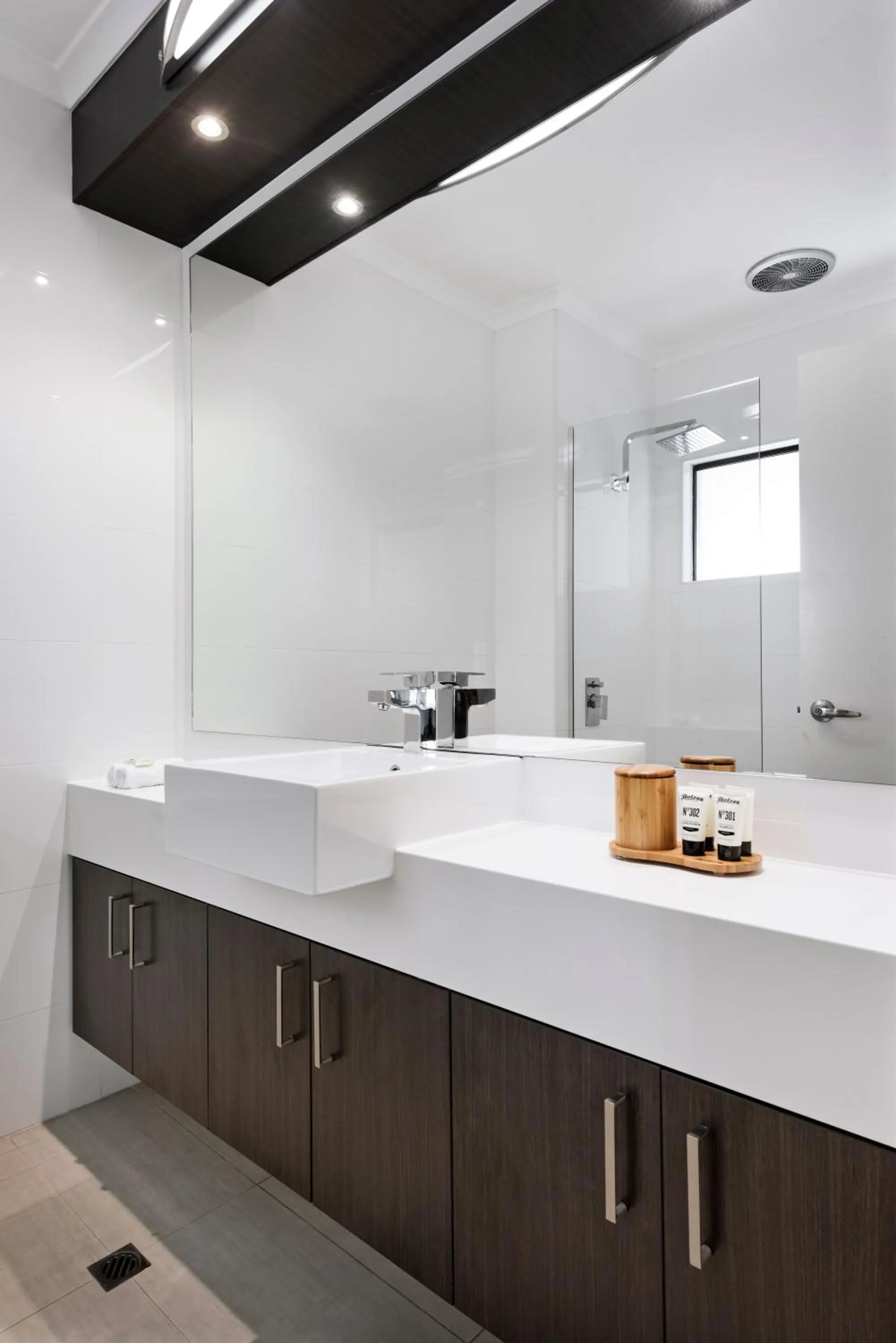 Toilet in Pier 21 Riverside Apartment Hotel