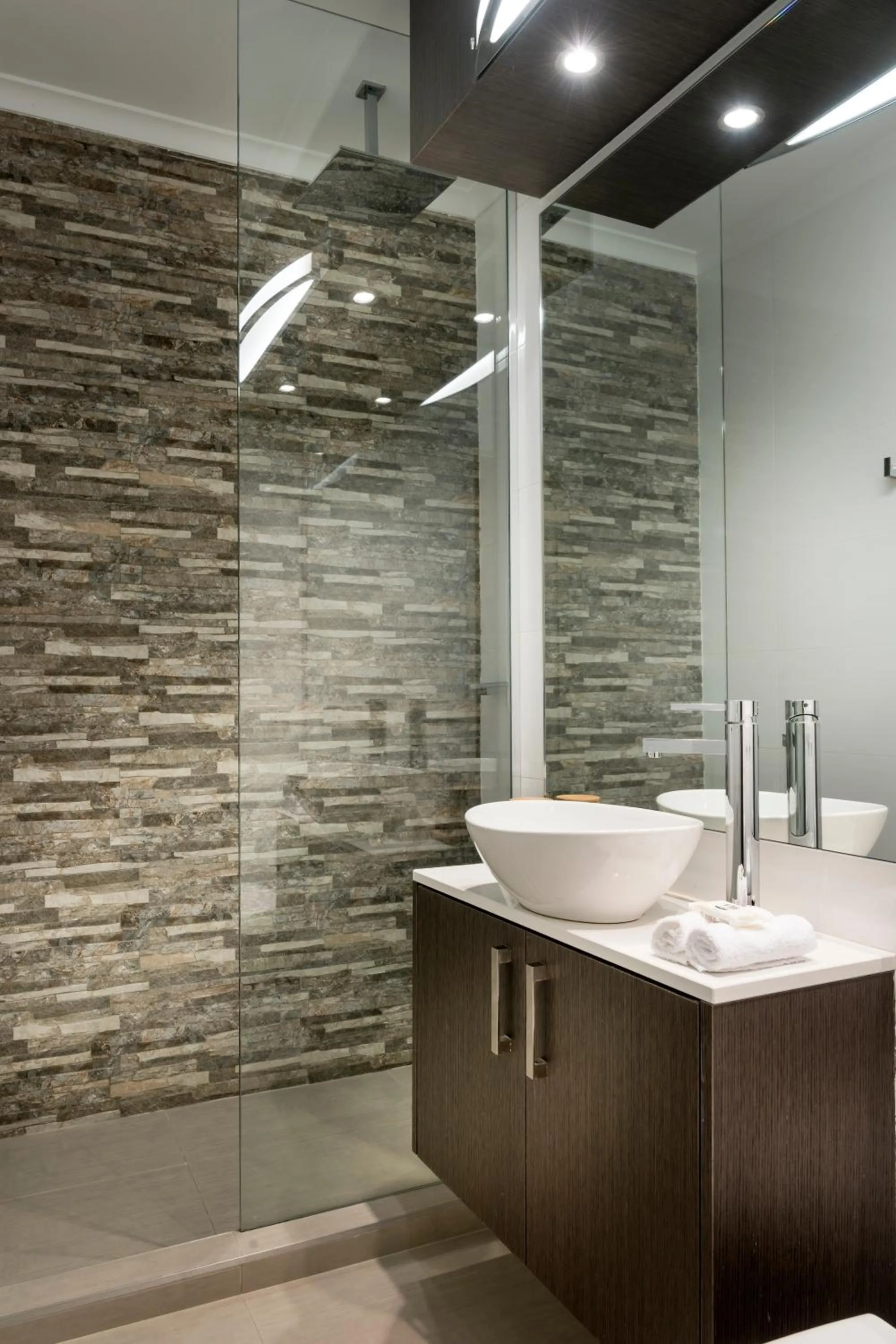 Shower in Pier 21 Riverside Apartment Hotel