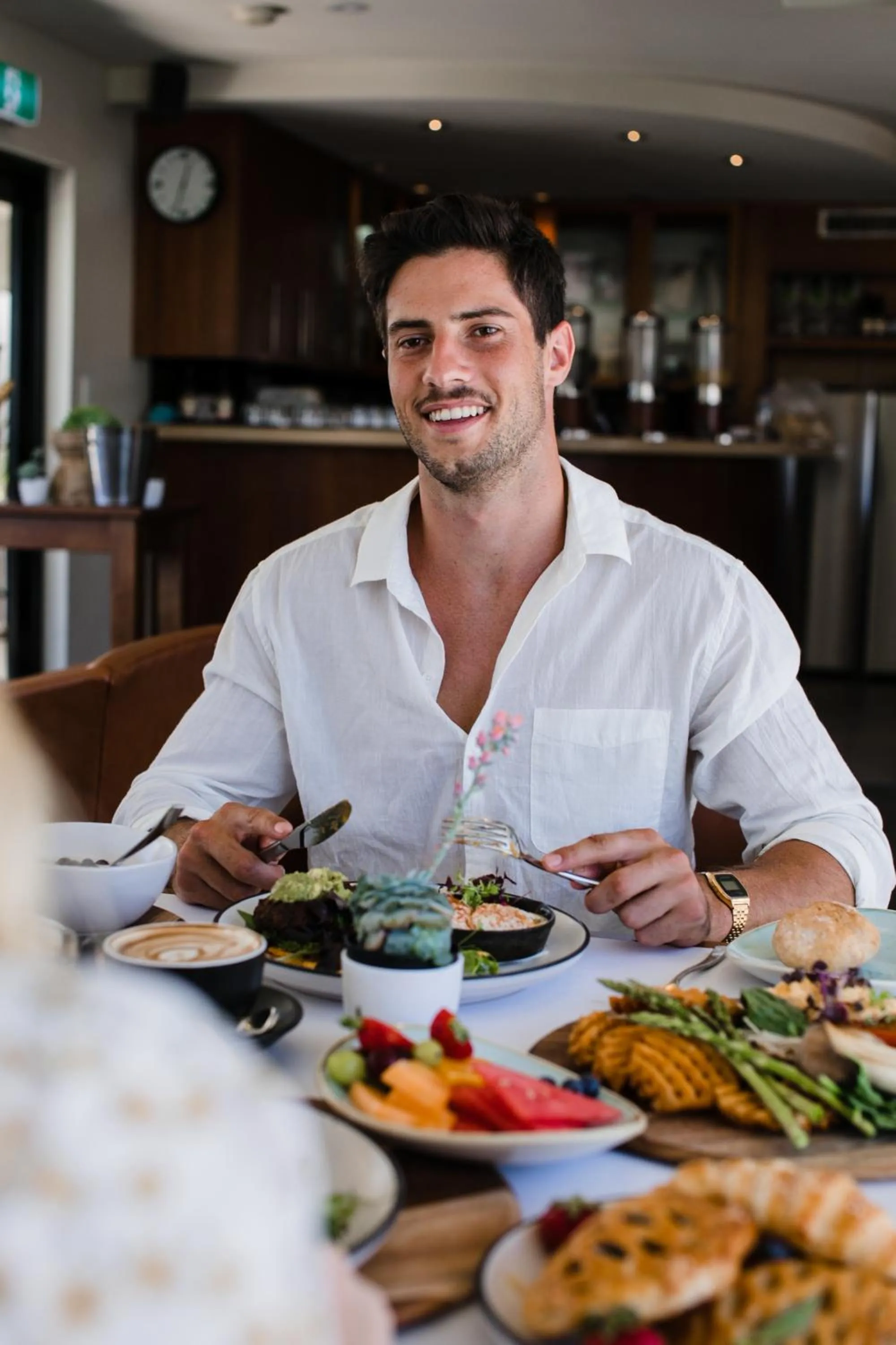 Restaurant/places to eat in Pier 21 Riverside Apartment Hotel