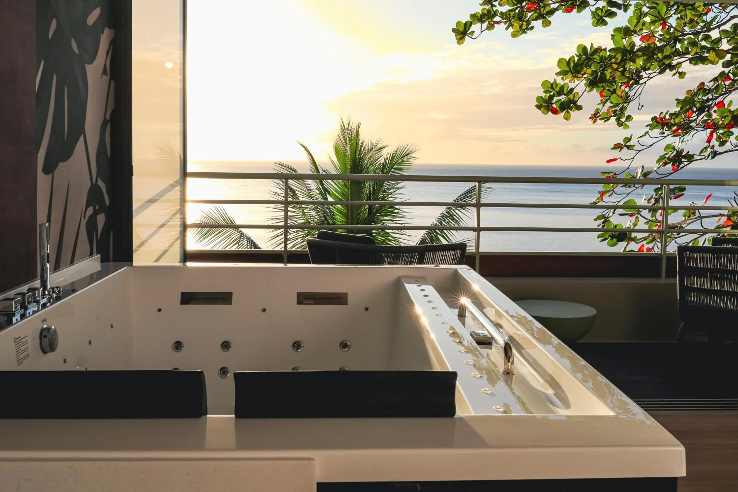 Hot Tub in Le Tahiti by Pearl Resorts