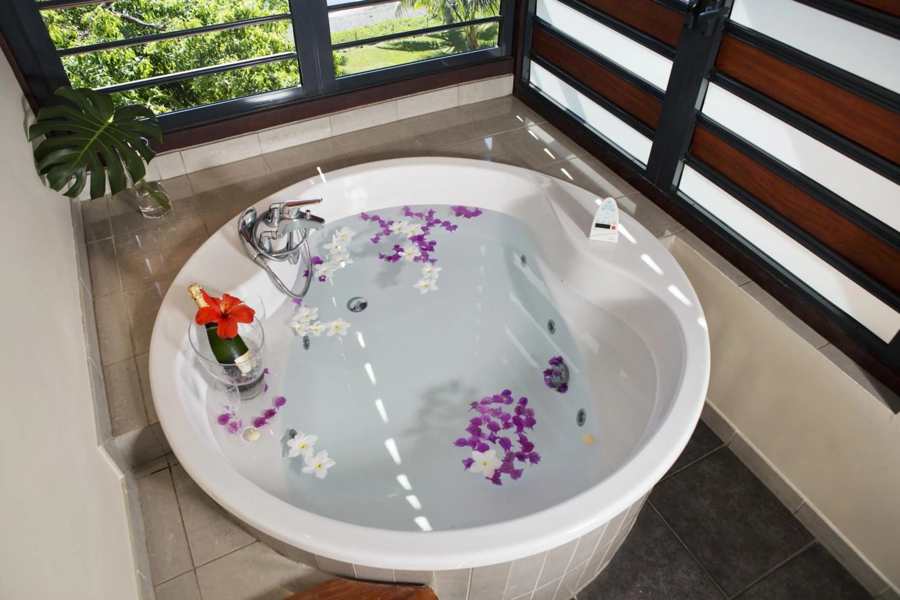 Hot Tub in Le Tahiti by Pearl Resorts