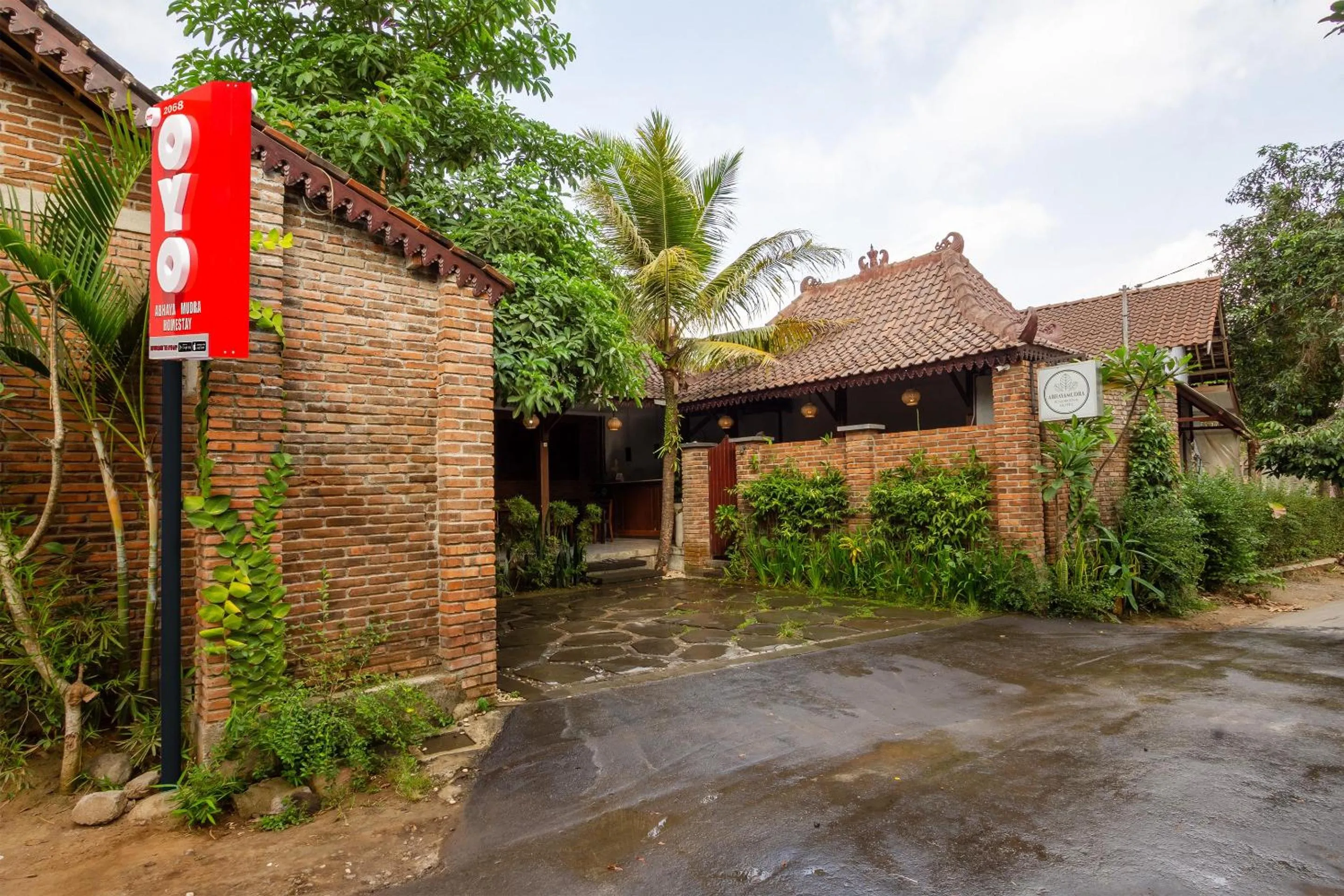 Facade/entrance in Hotel O Abhaya Mudra Homestay
