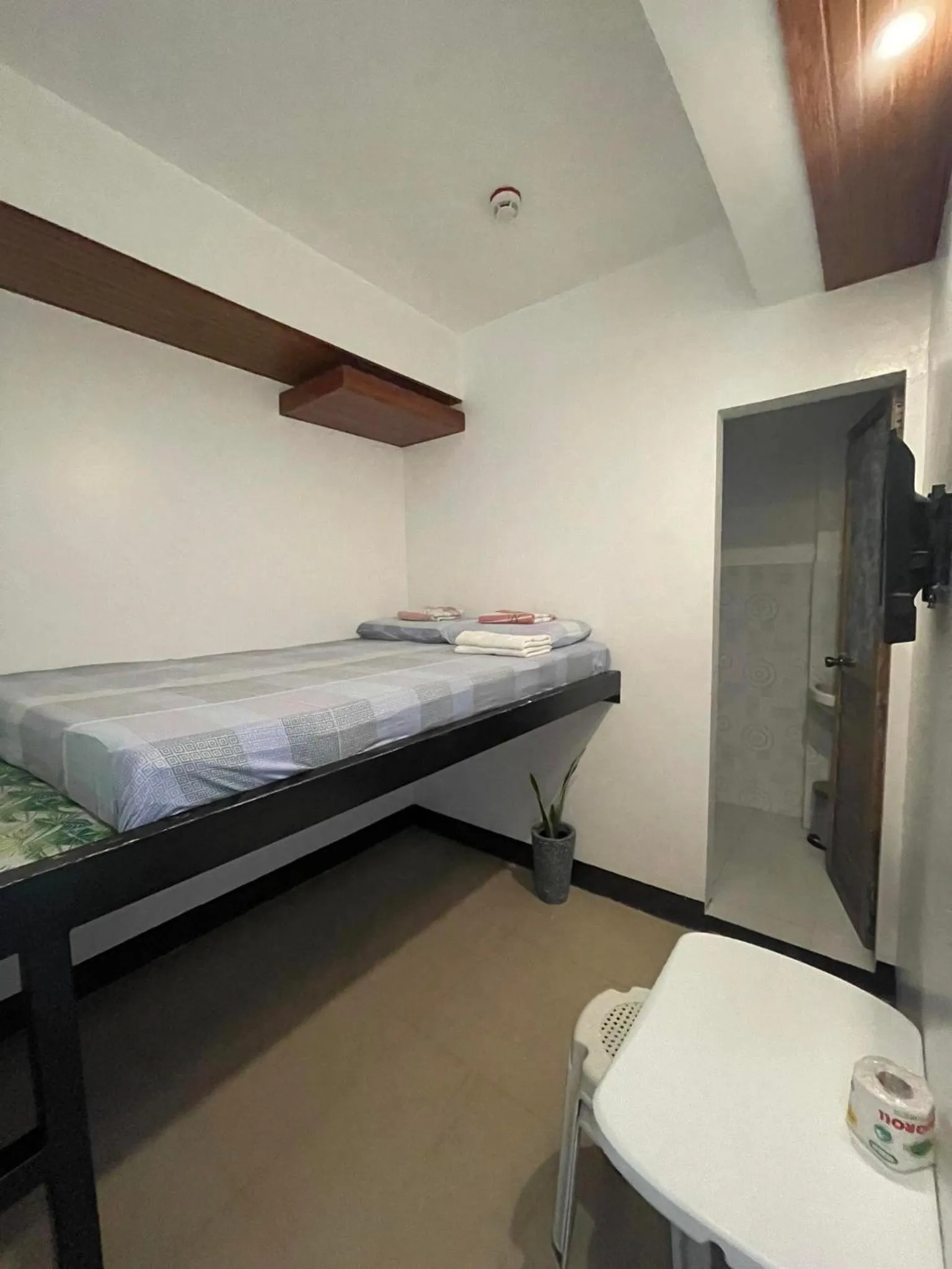 Bed in Mayon Lodging House