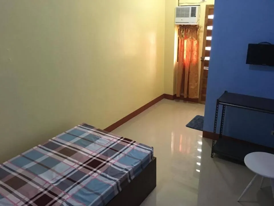 Bedroom, Bed in Mayon Lodging House