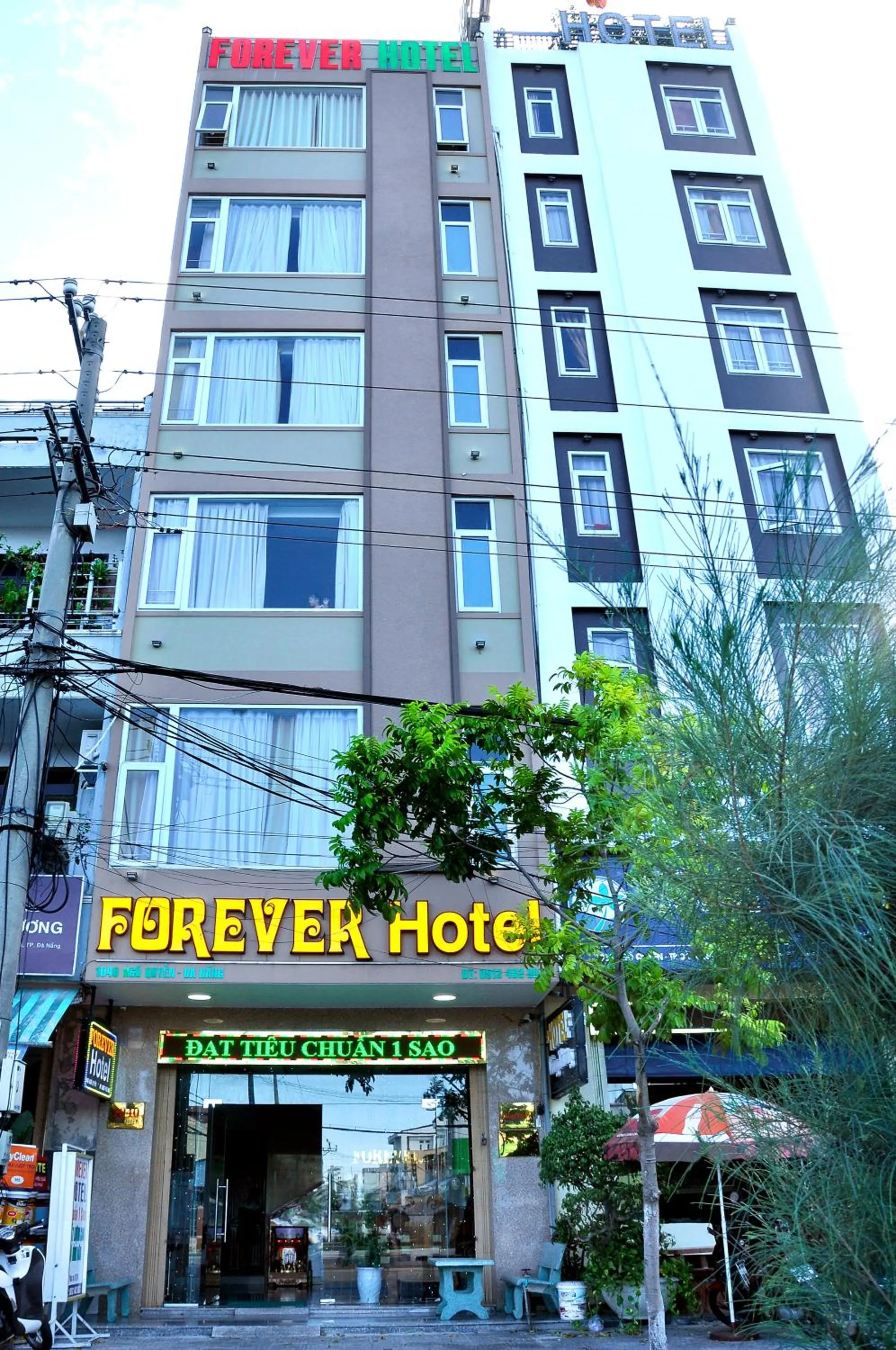 Facade/entrance in Forever Hotel