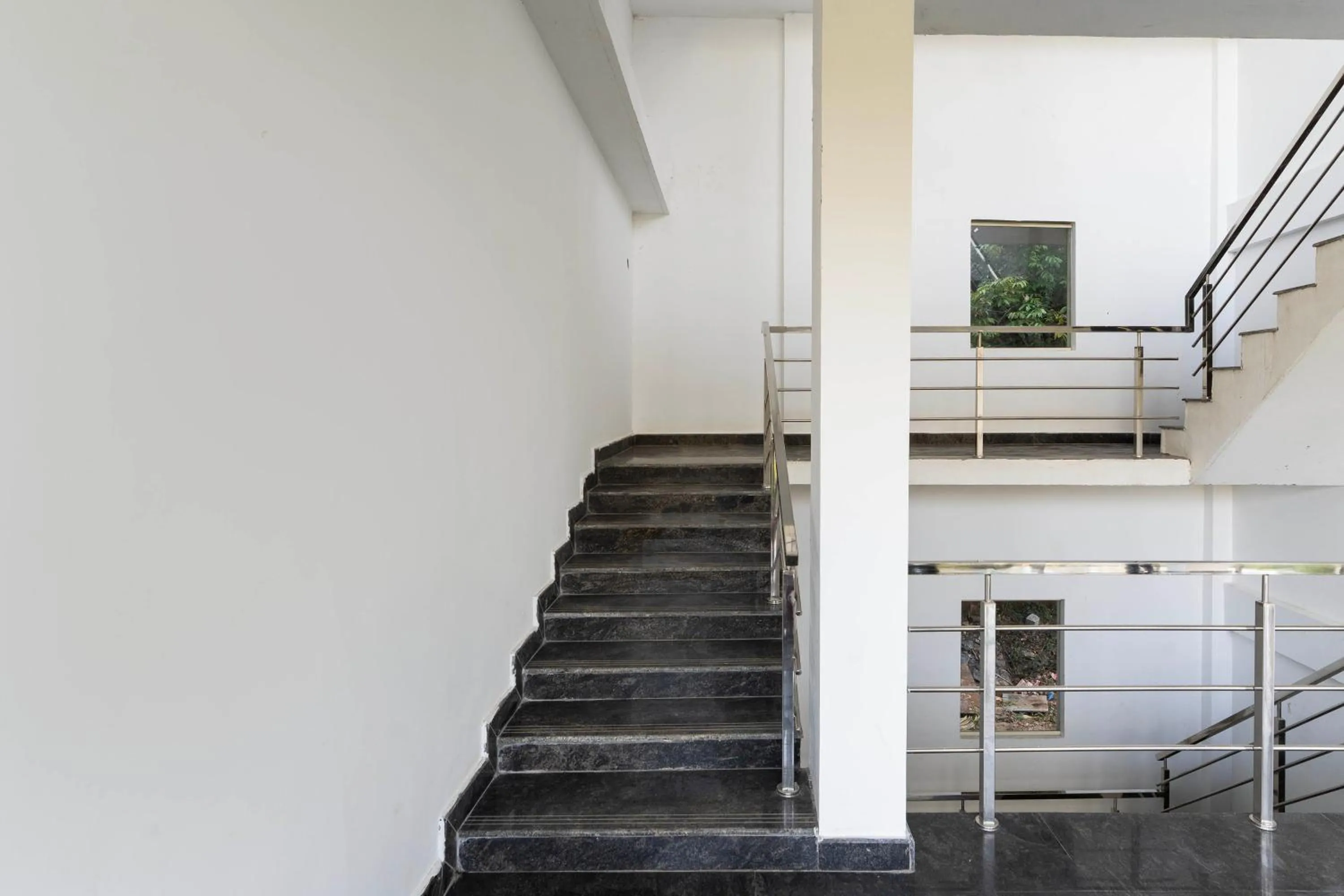 Lobby or reception in Itsy Hotels Jammabane Cottage, 5 Minutes To Mountain View Coffee Plantation