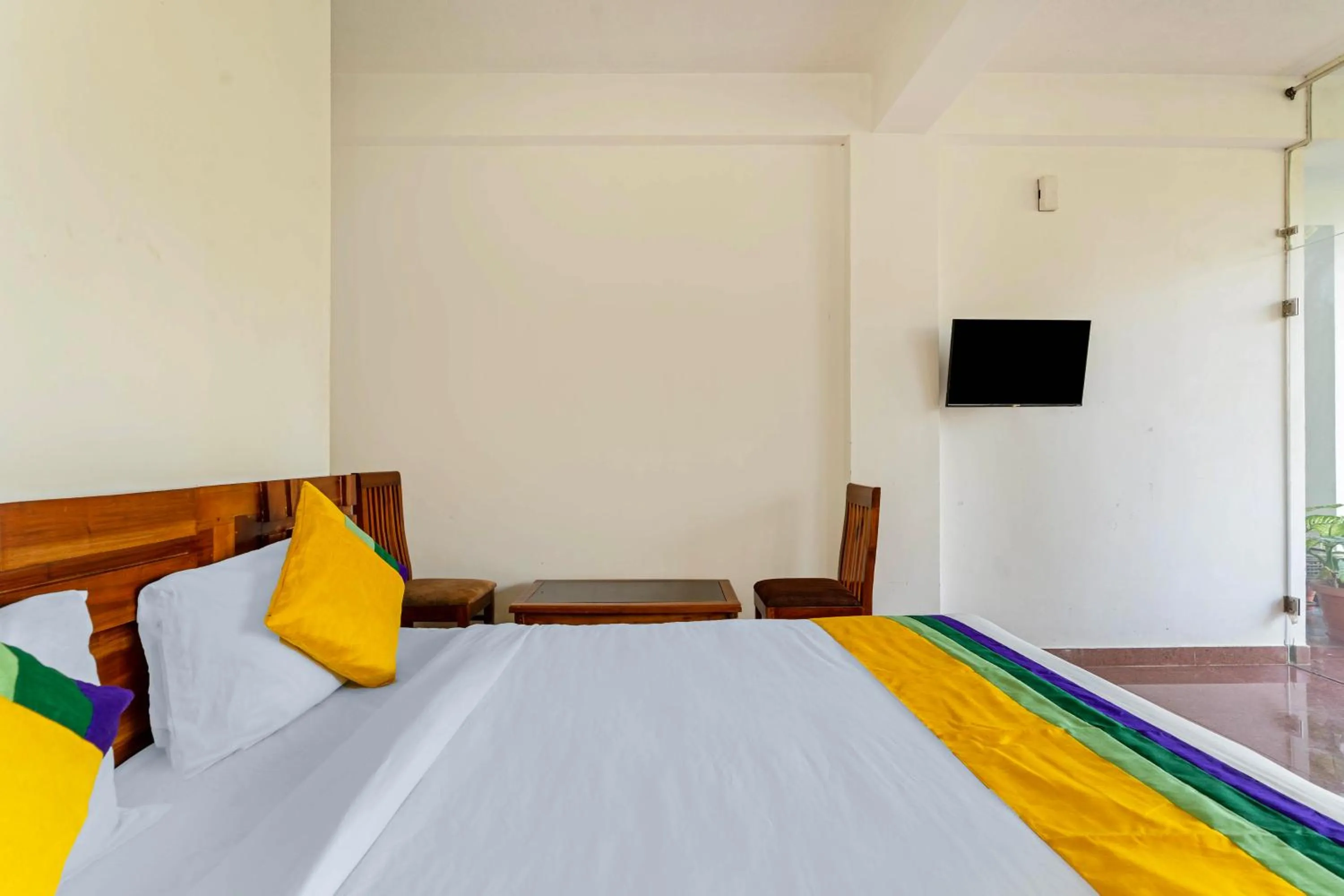 Bedroom, Bed in Itsy Hotels Jammabane Cottage, 5 Minutes To Mountain View Coffee Plantation