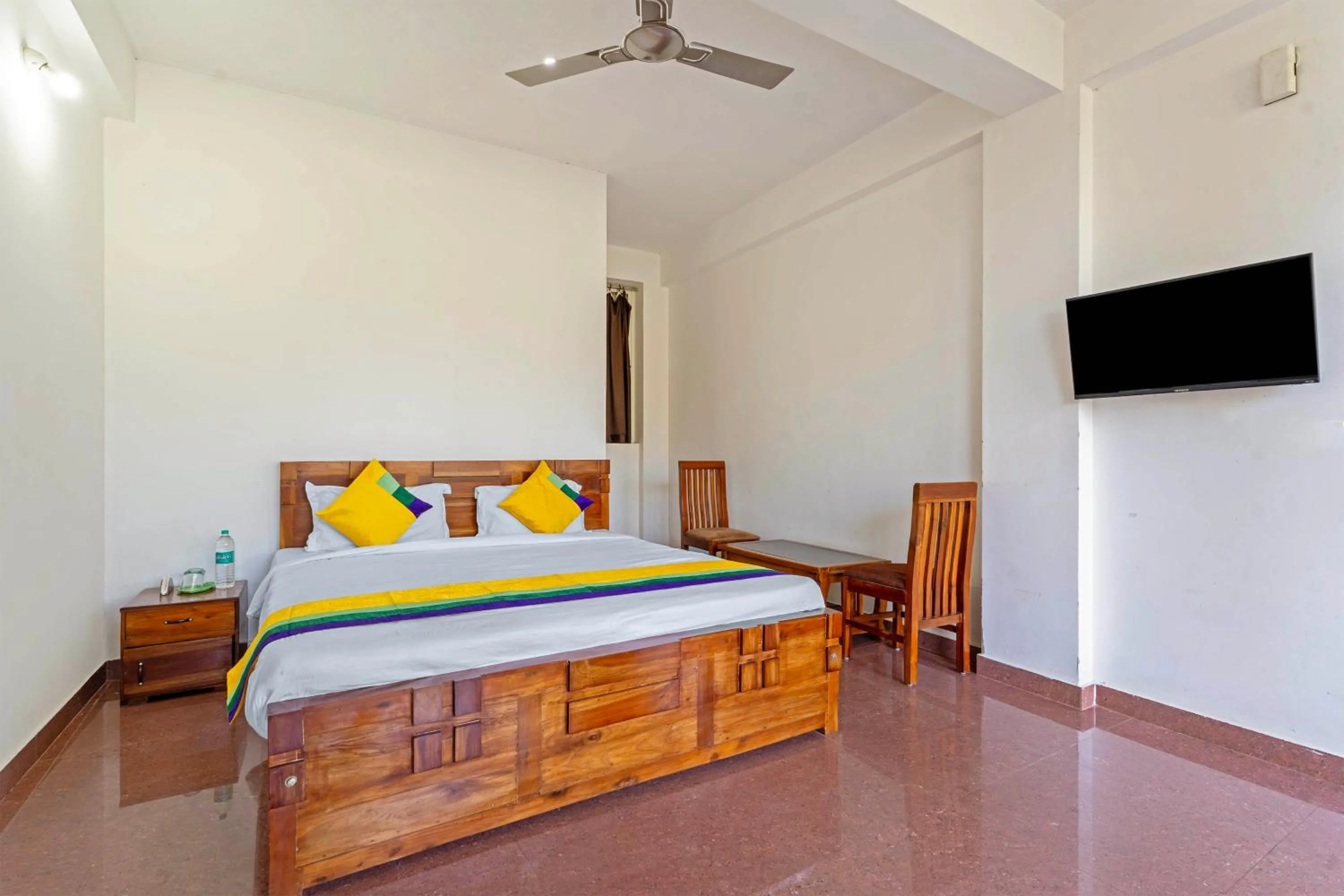 Bedroom, Bed in Itsy Hotels Jammabane Cottage, 5 Minutes To Mountain View Coffee Plantation