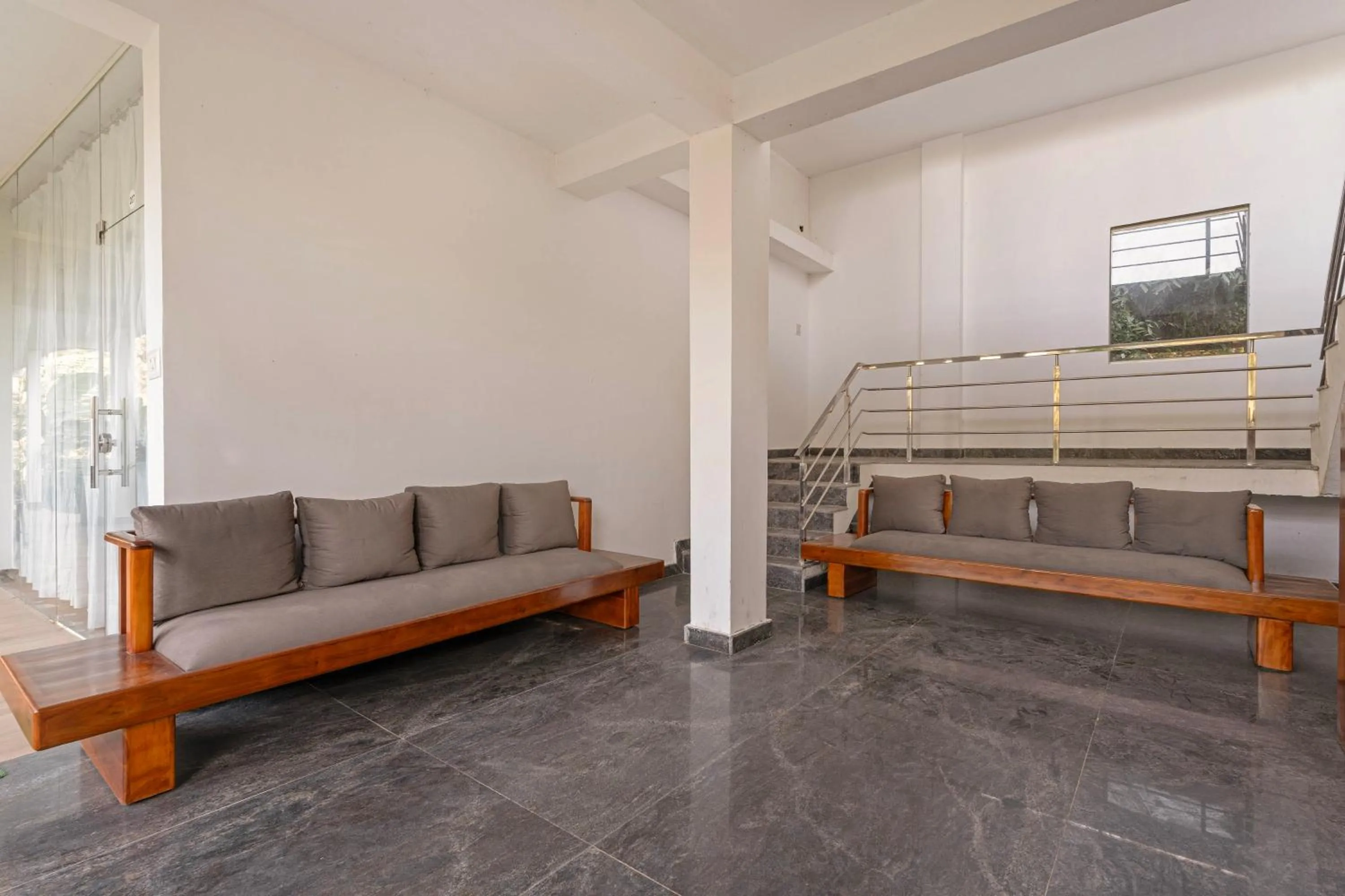 Seating area in Itsy Hotels Jammabane Cottage, 5 Minutes To Mountain View Coffee Plantation