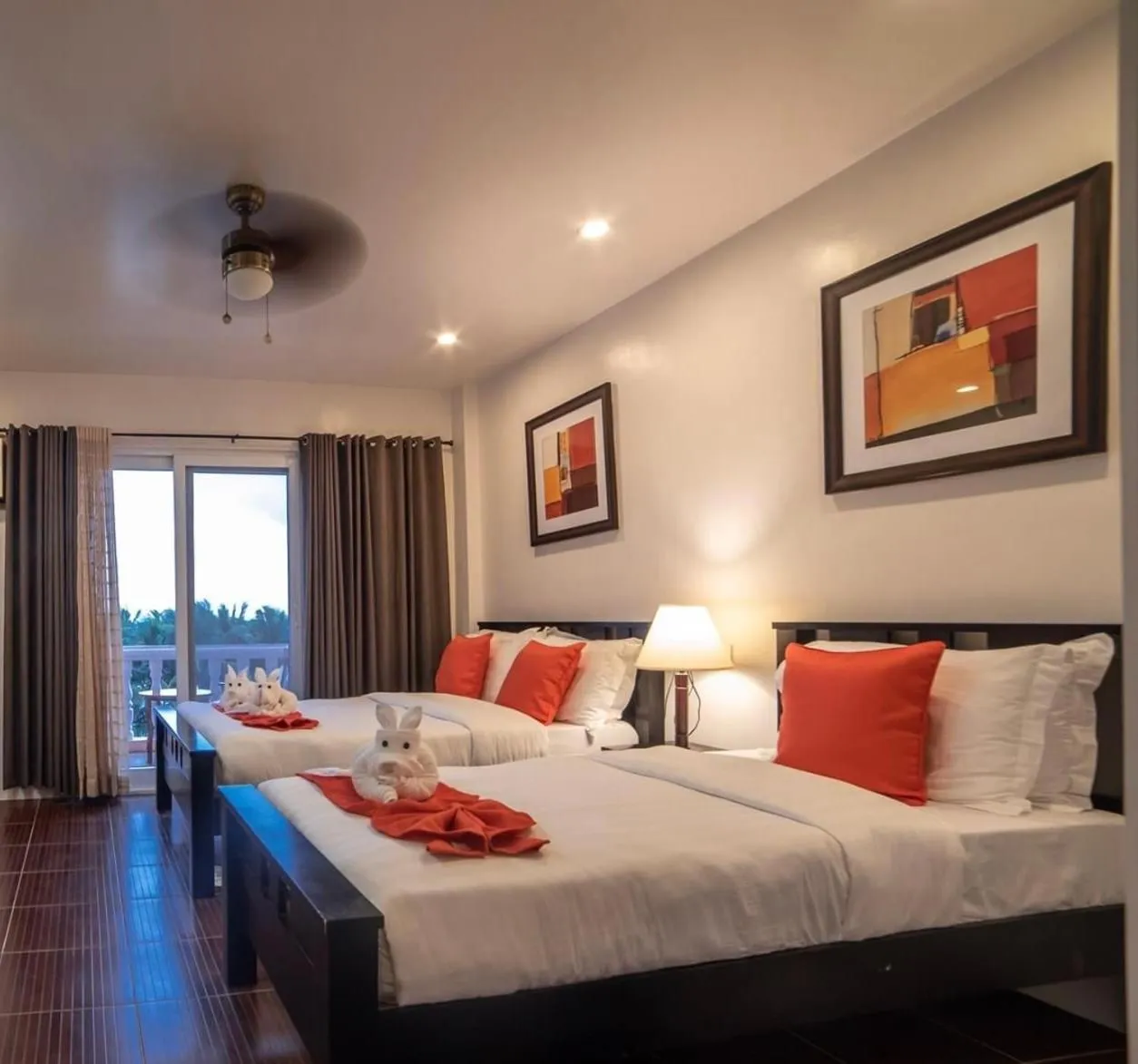 Bed in Amboy Hometel