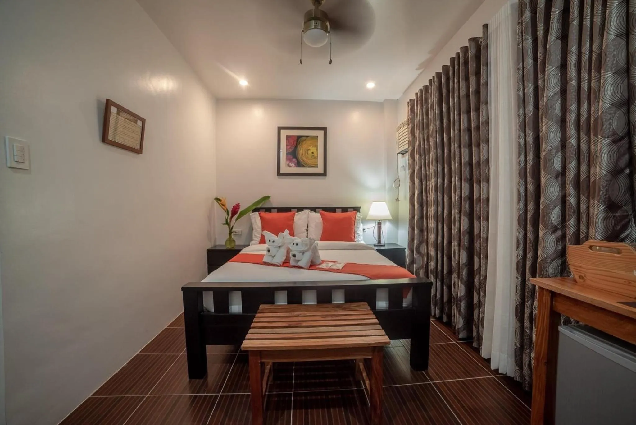 Bed in Amboy Hometel