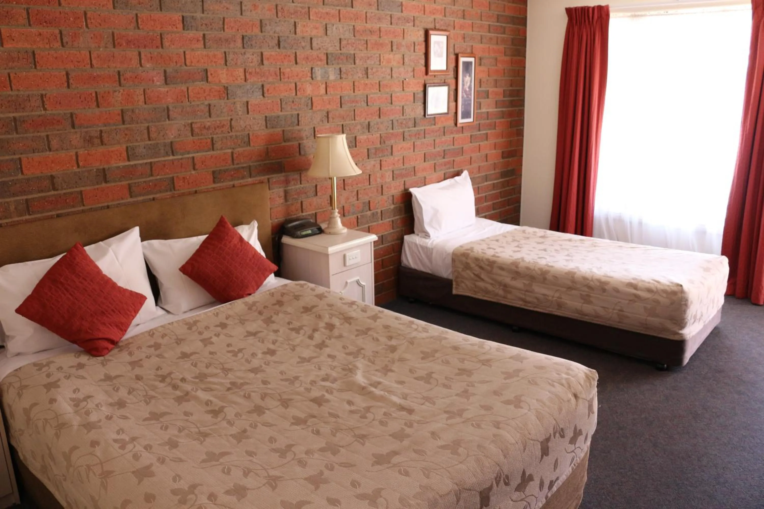 Bed in Bendigo Haymarket Motor Inn