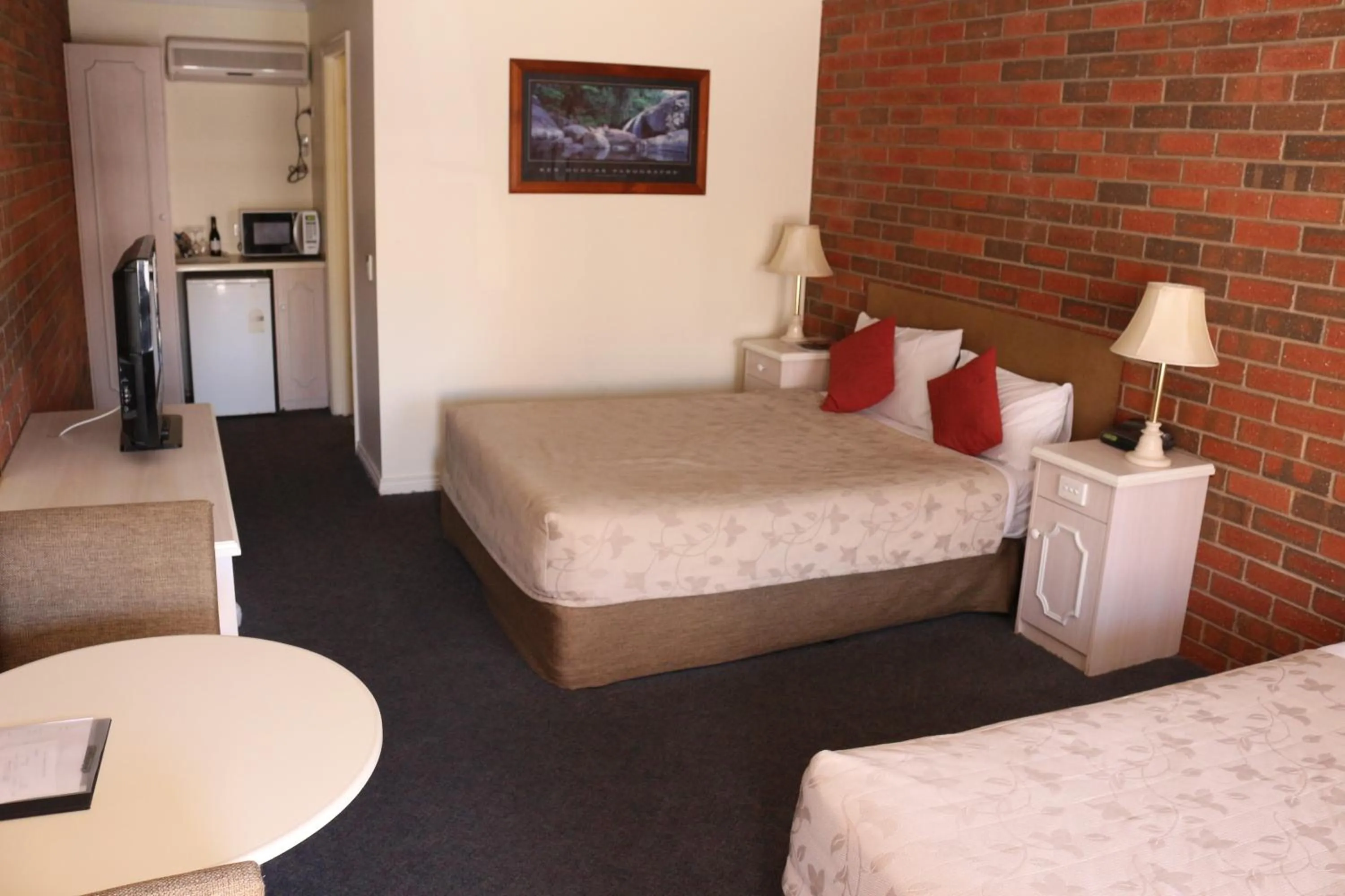 Photo of the whole room, Bed in Bendigo Haymarket Motor Inn
