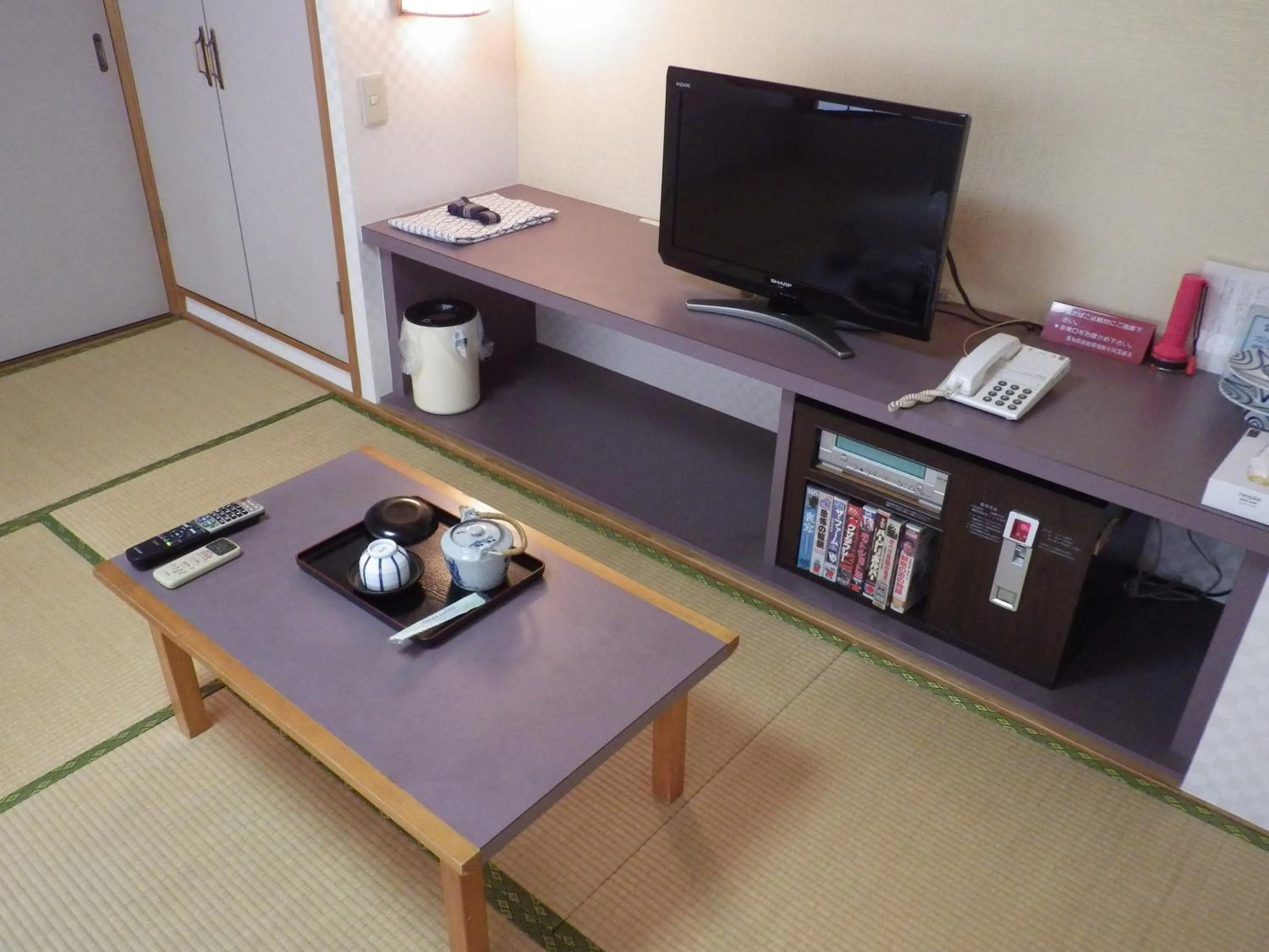 Photo of the whole room in Uokagi Ryokan