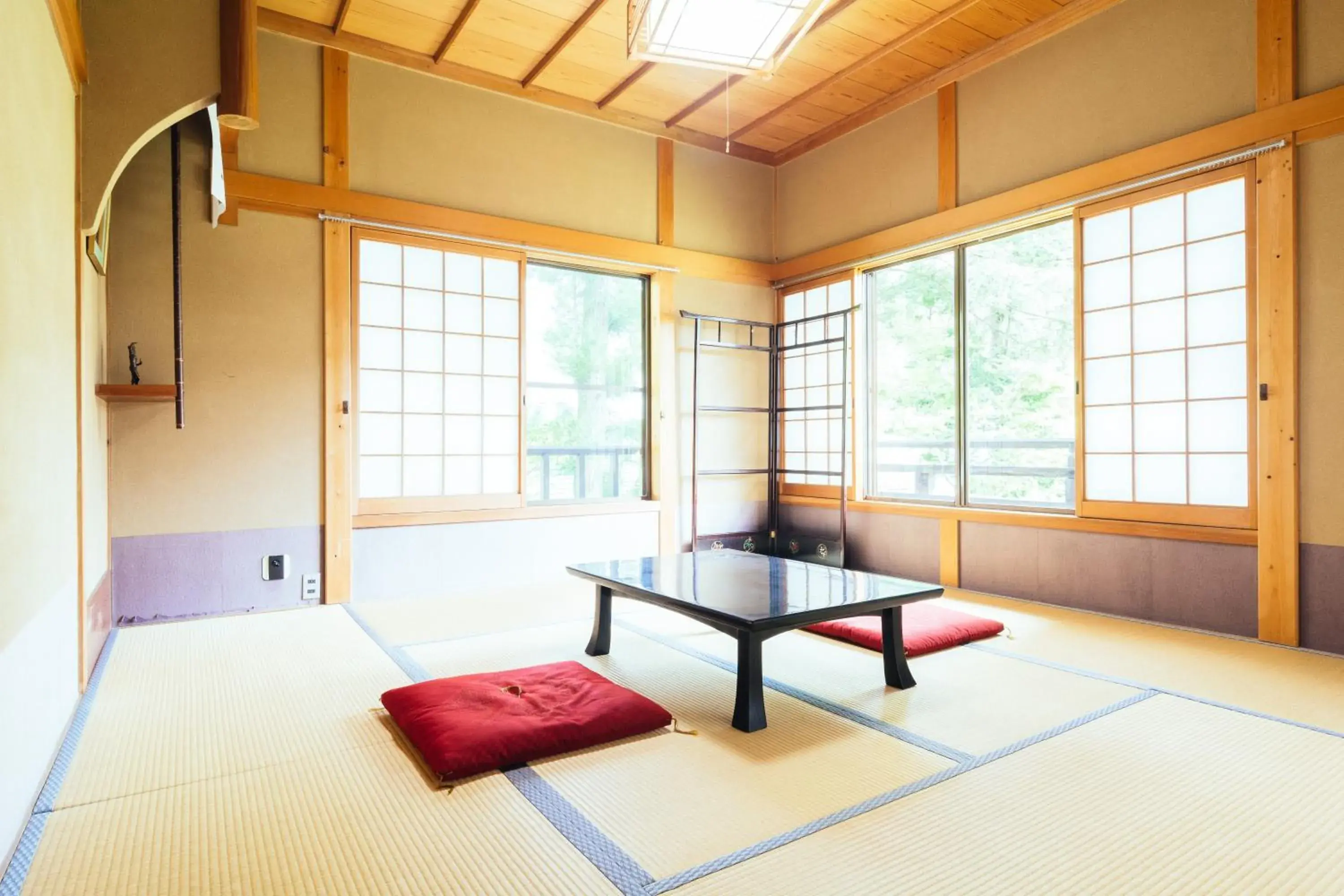 Japanese-Style Standard Room with Shared Bathroom in 高野山 宿坊 増福院 -Koyasan Shukubo Zofukuin- Japanese-Style Standard Room with Shared Bathroom in 高野山 宿坊 増福院 -Koyasan Shukubo Zofukuin-