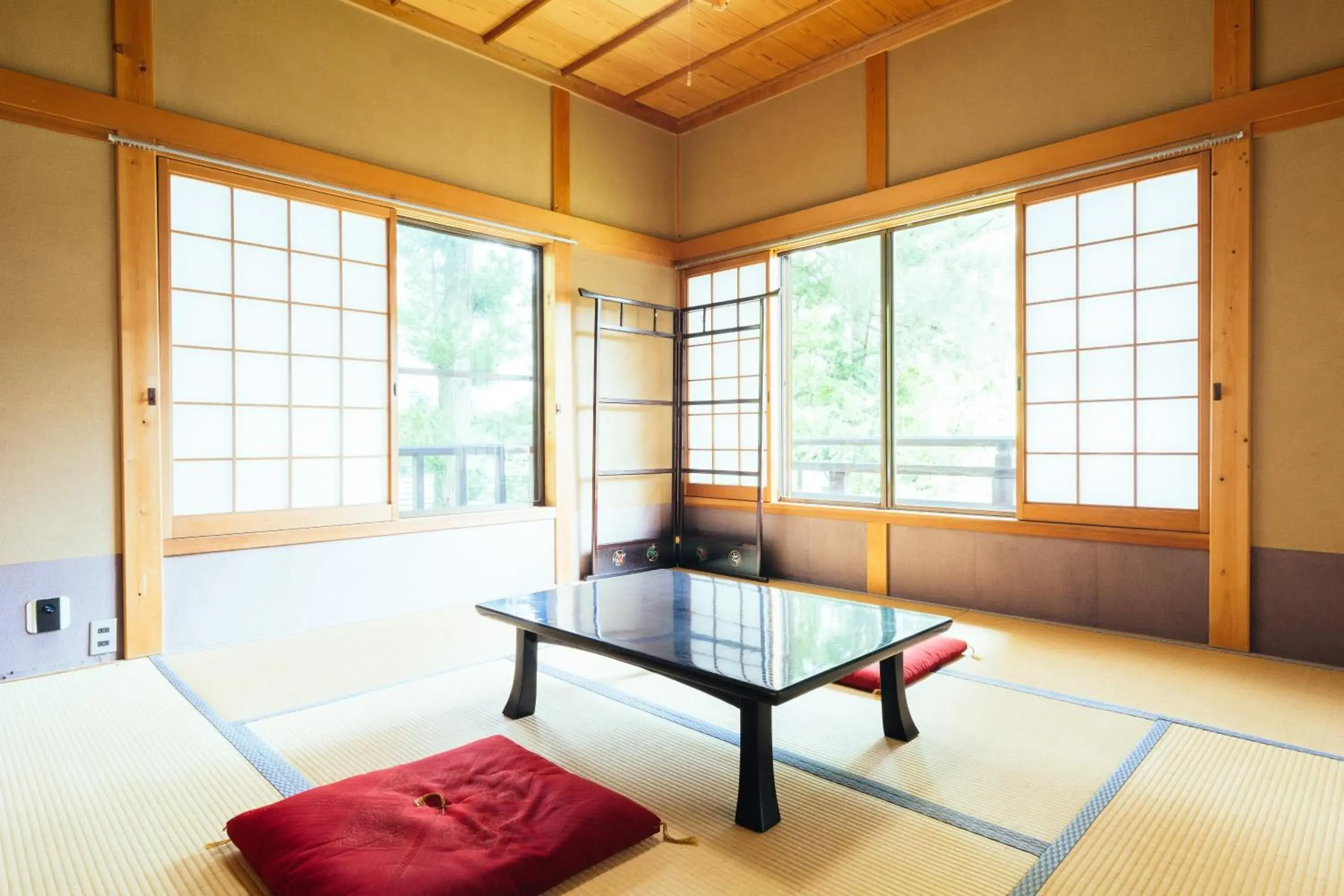 Japanese-Style Standard Room with Shared Bathroom in 高野山 宿坊 増福院 -Koyasan Shukubo Zofukuin- Japanese-Style Standard Room with Shared Bathroom in 高野山 宿坊 増福院 -Koyasan Shukubo Zofukuin-