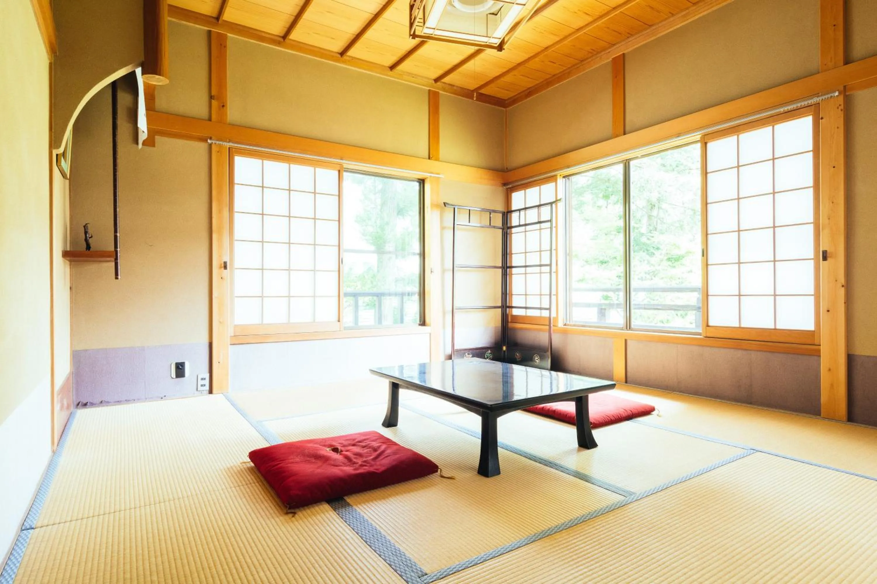 Photo of the whole room, Bed in 高野山 宿坊 増福院 -Koyasan Shukubo Zofukuin-