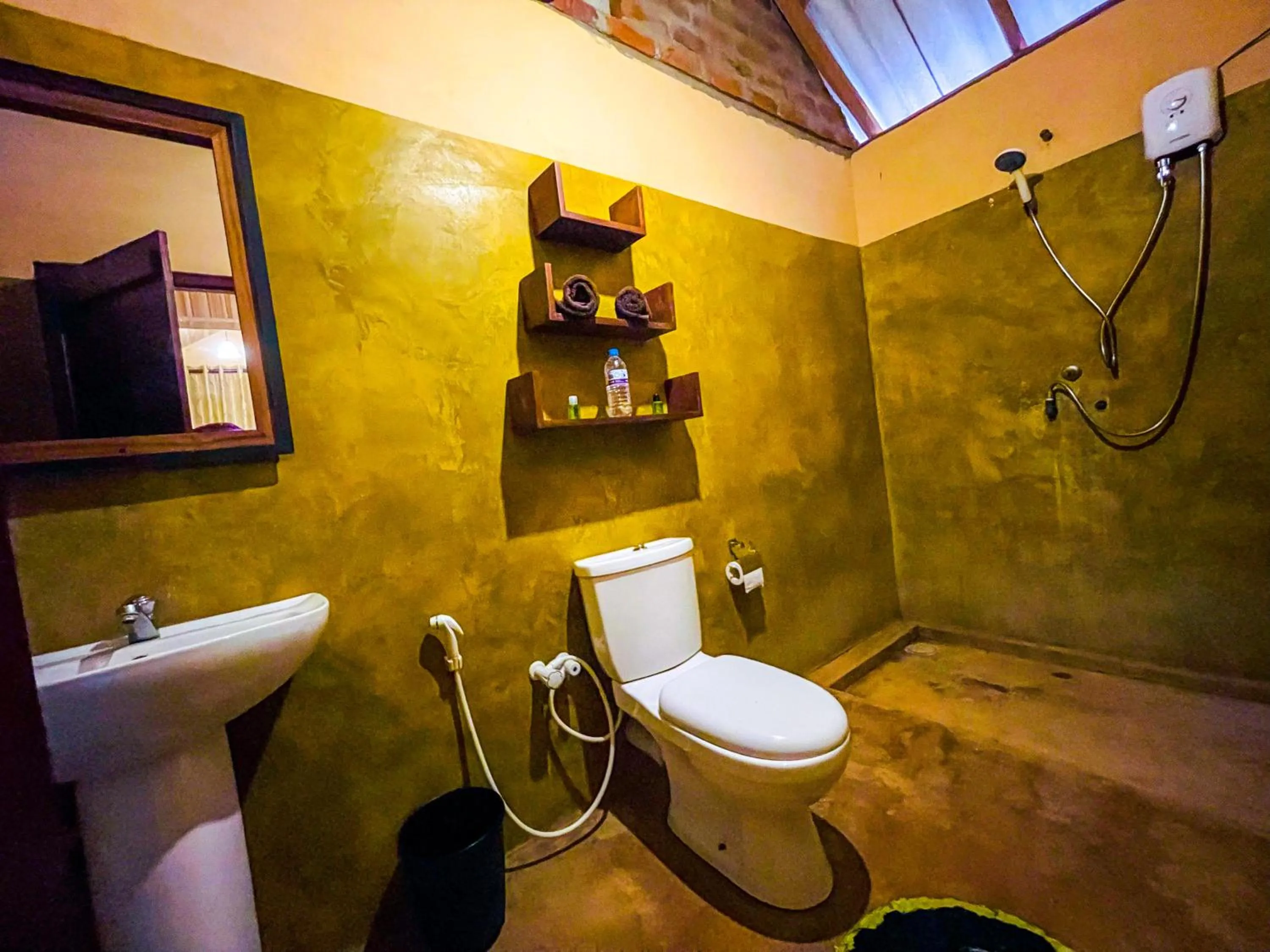 Shower in Hotel Niyagala Lodge Sigiriya