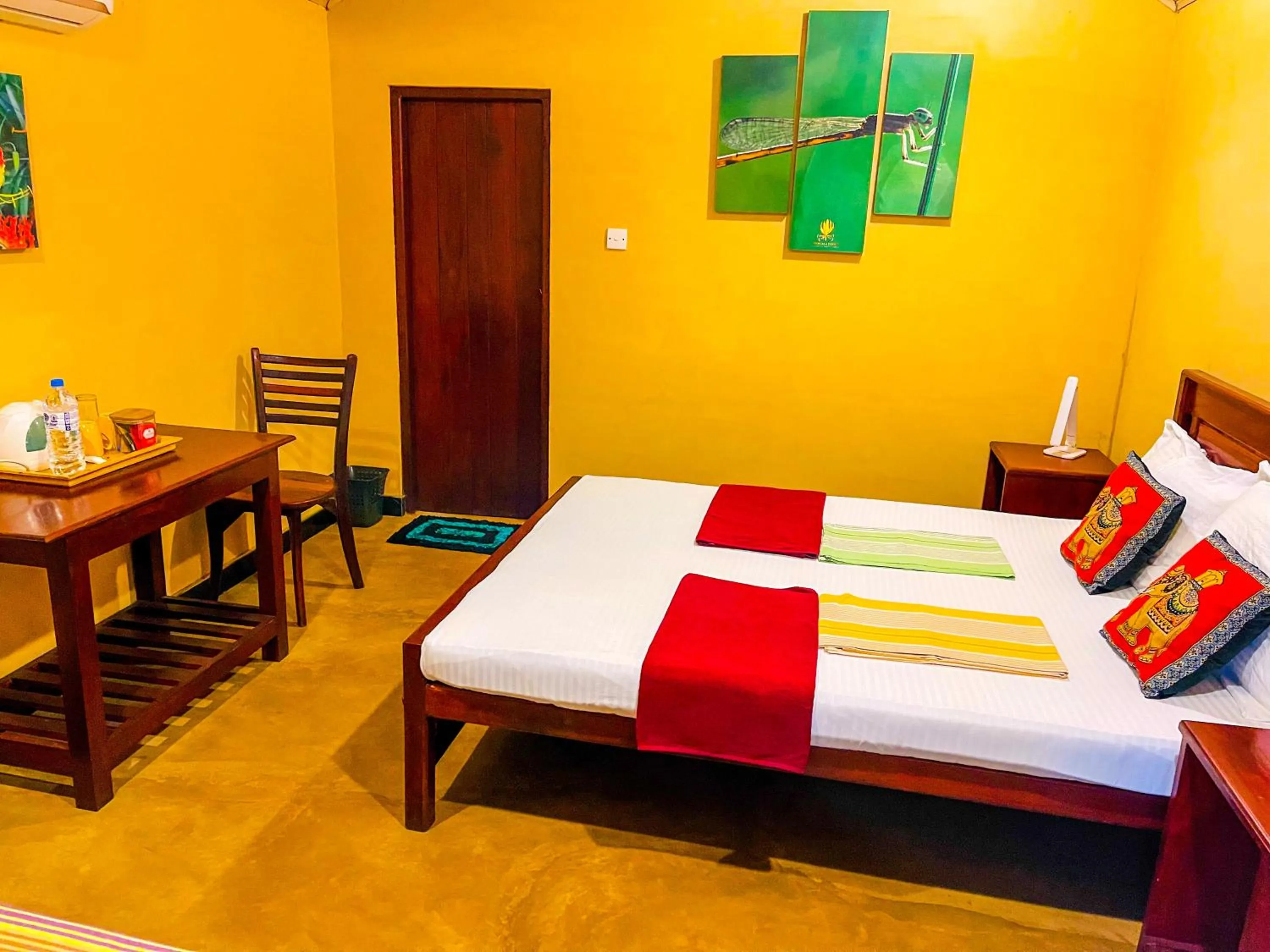 Bed in Hotel Niyagala Lodge Sigiriya