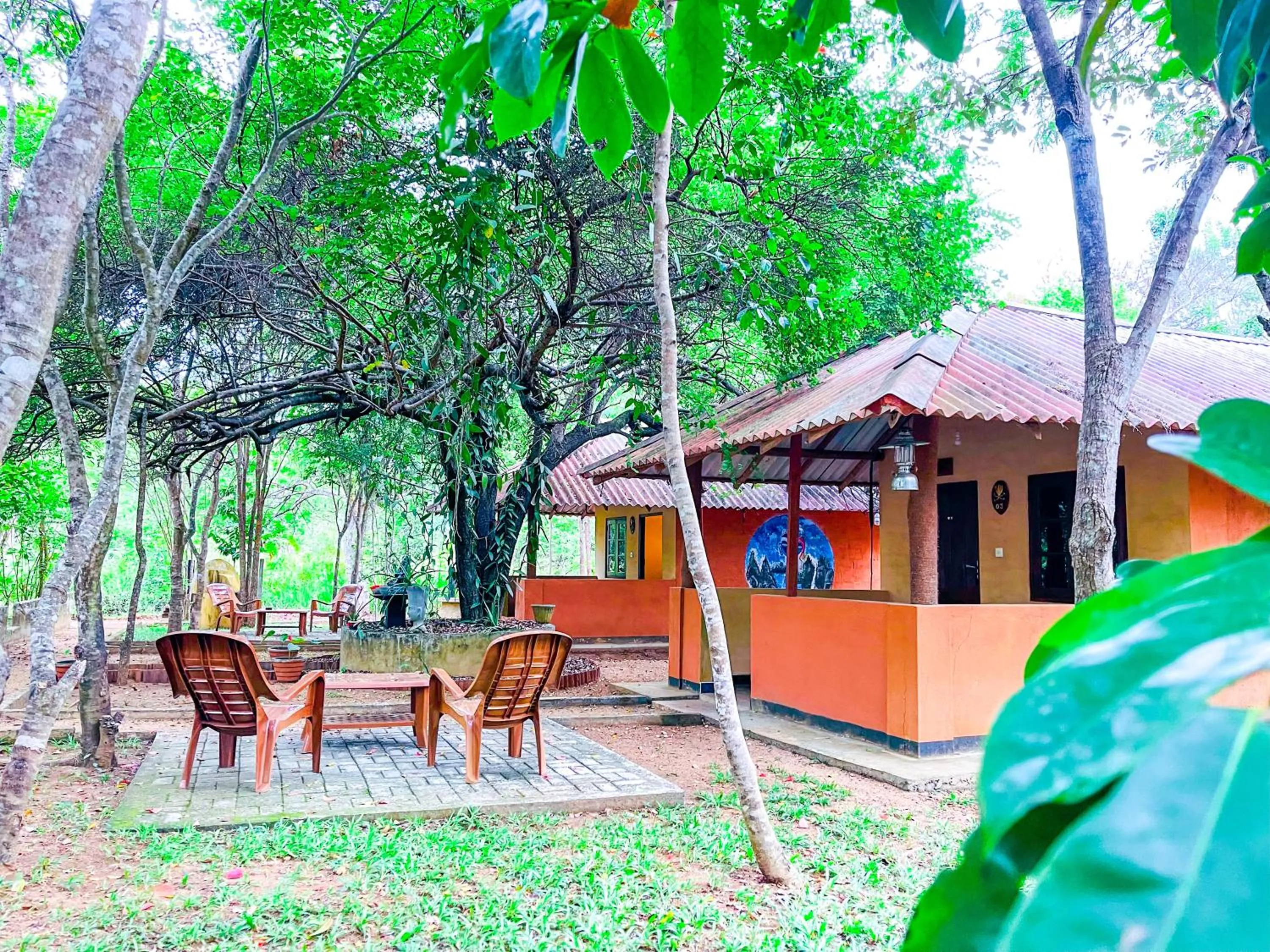 Property building in Hotel Niyagala Lodge Sigiriya